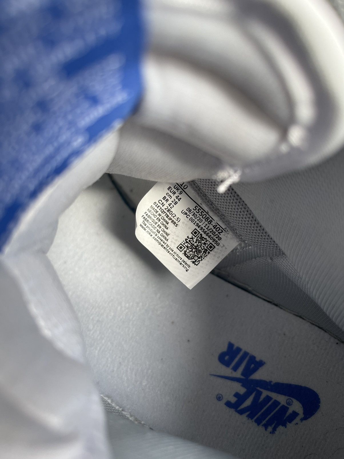 Jordan Brand Mens Air Jordan 1 High Retro OG ‘Hyper Royal’ size 10 Size US 10 / EU 43 - 5 Thumbnail