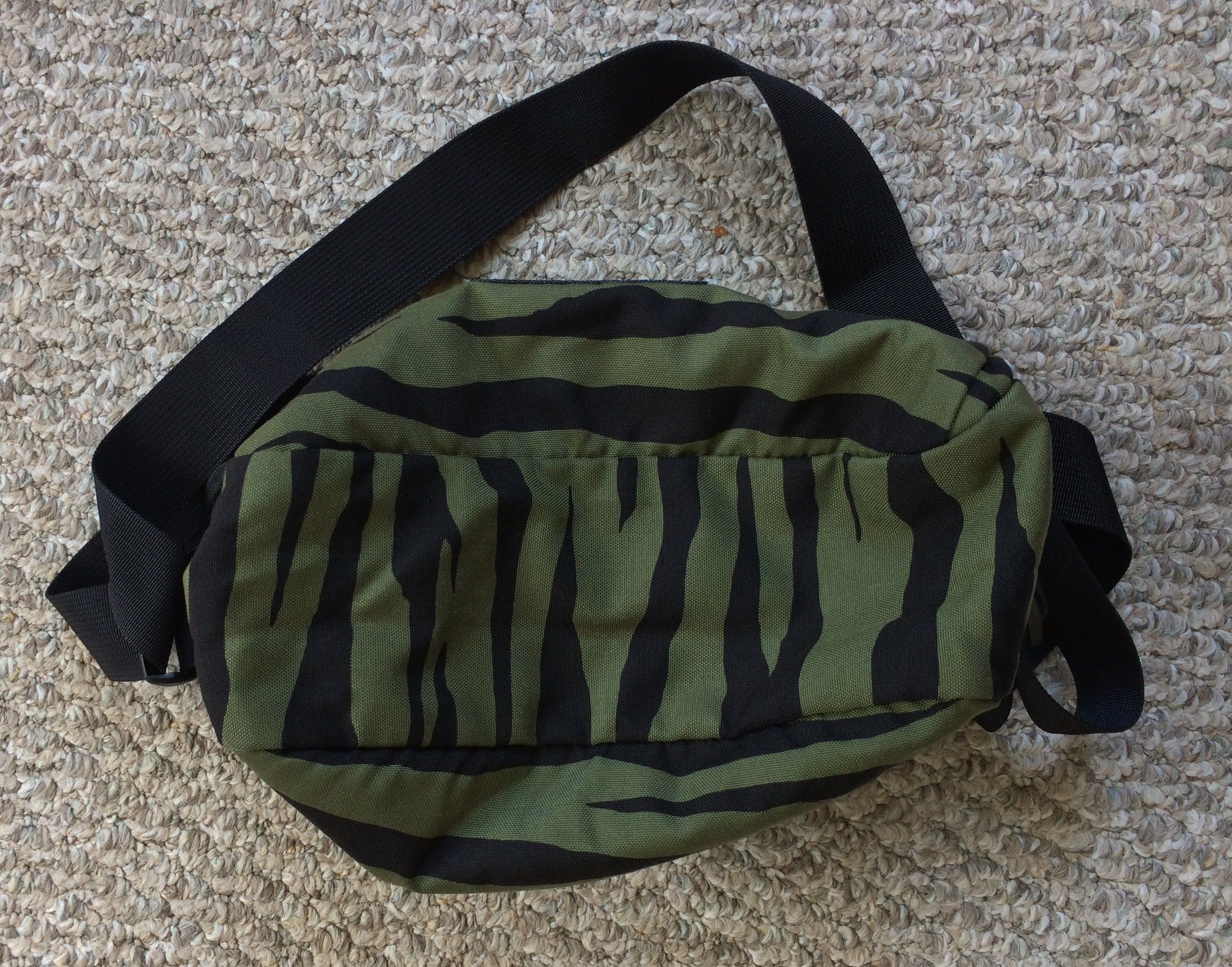 Supreme S/S 2011 Supreme Zebra Cordura Shoulder Bag Size ONE SIZE - 8 Thumbnail