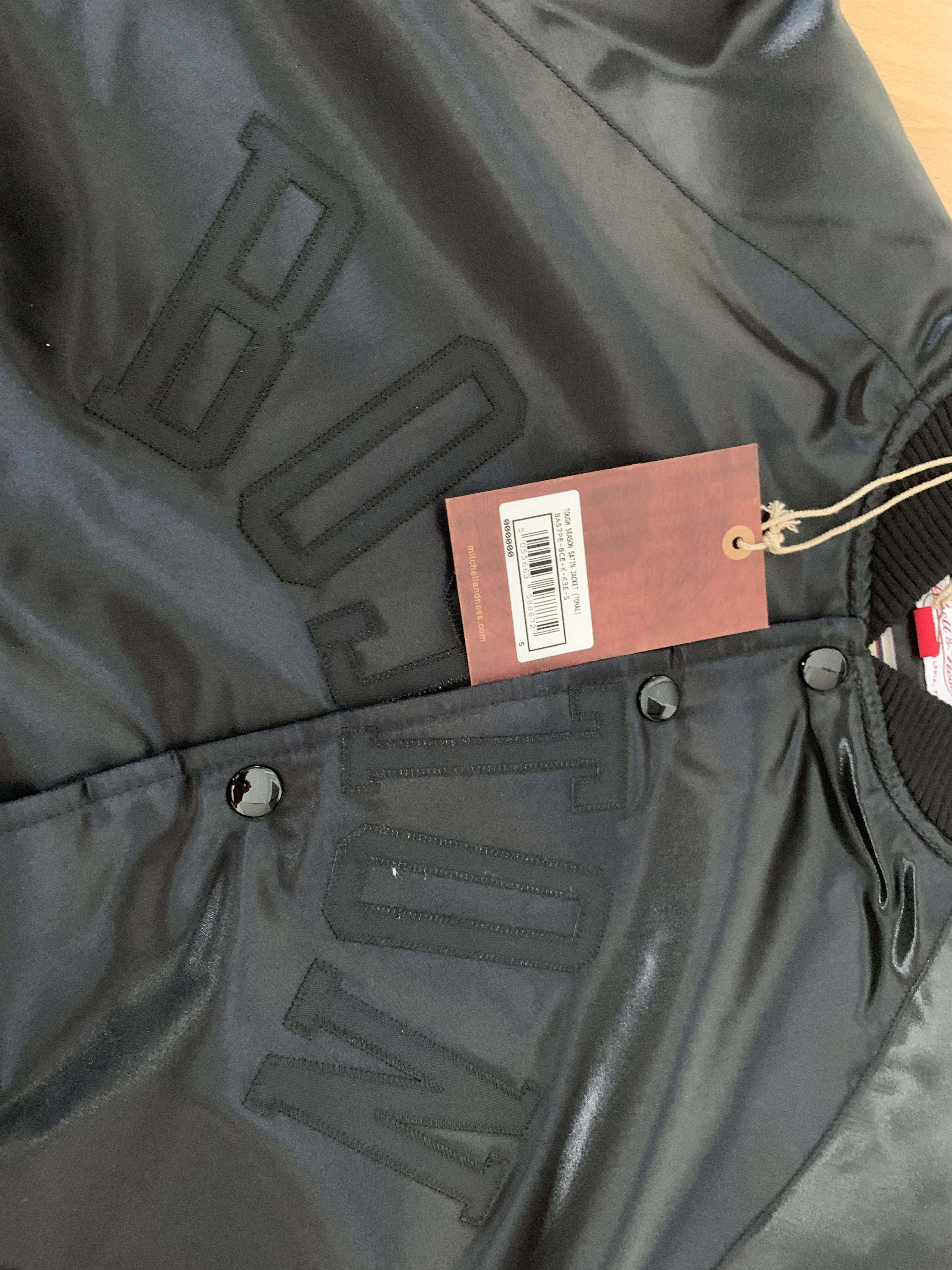 Mitchell & Ness satin jacket NBA boston celtics triple black Size US S / EU 44-46 / 1 - 2 Thumbnail