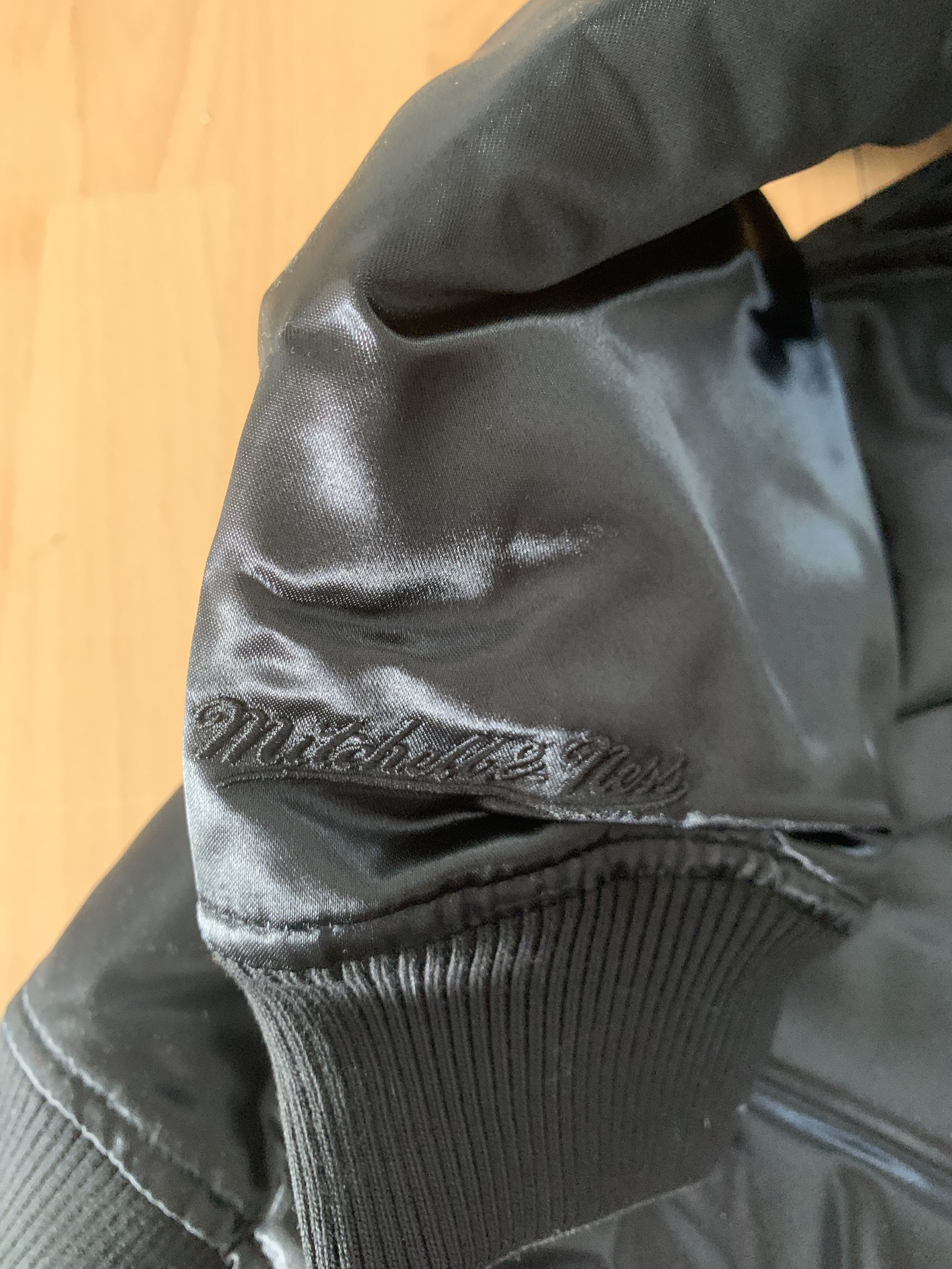 Mitchell & Ness satin jacket NBA Toronto raptors triple black Size US XXL / EU 58 / 5 - 7 Thumbnail