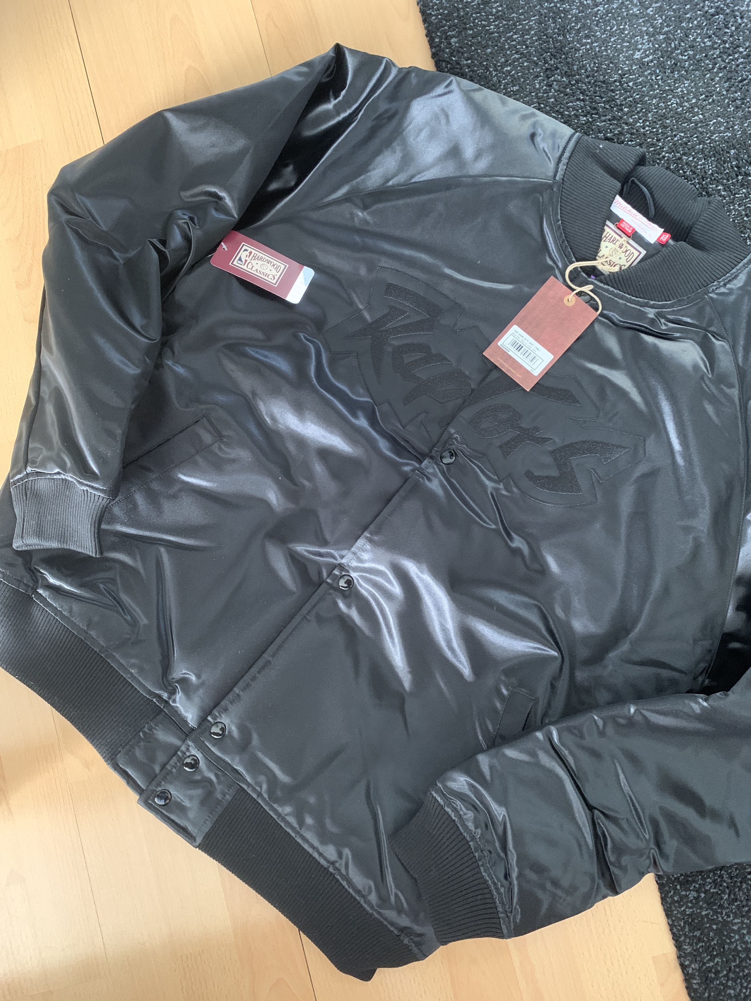 Mitchell & Ness satin jacket NBA Toronto raptors triple black Size US XXL / EU 58 / 5 - 1 Thumbnail