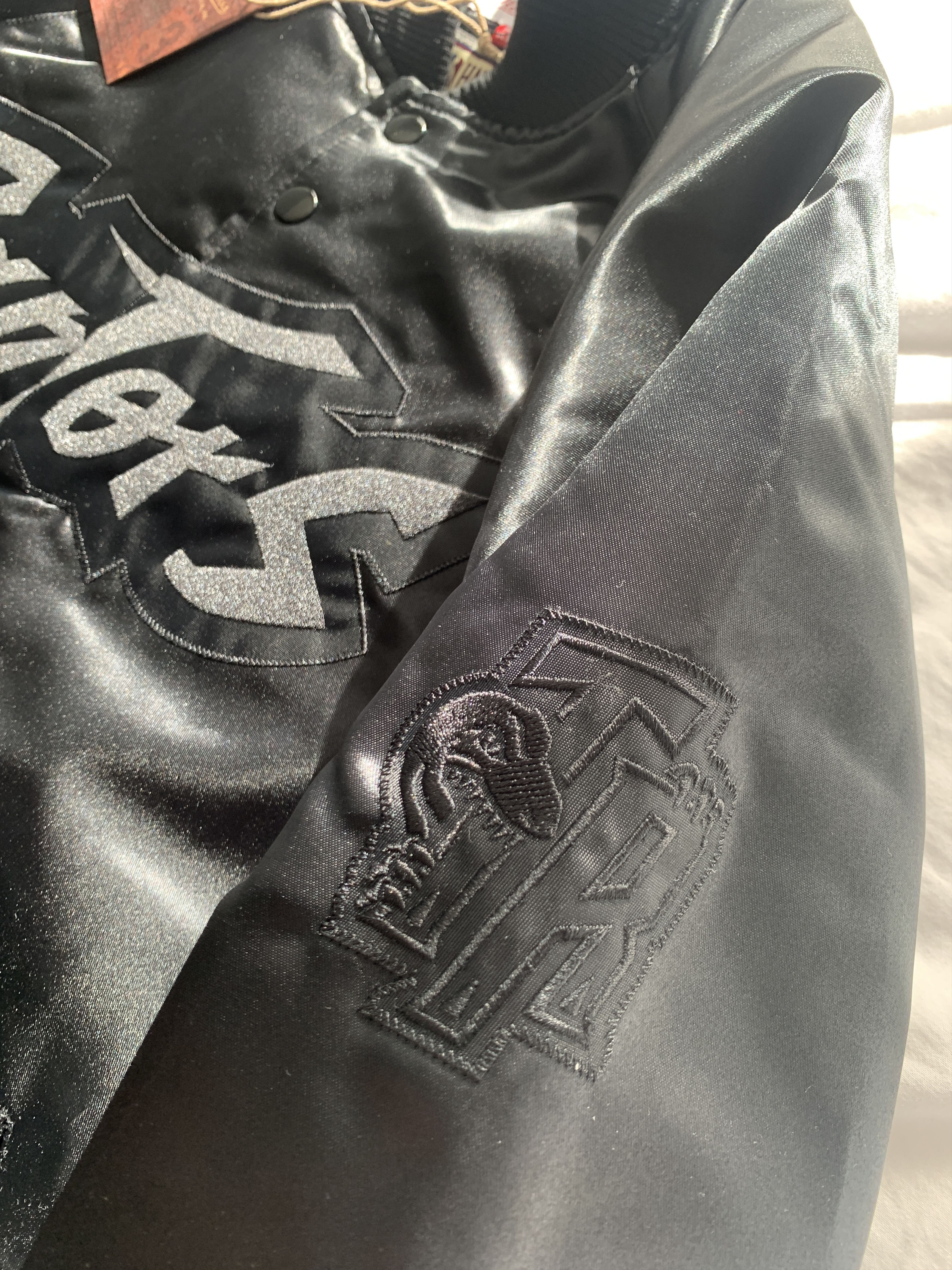 Mitchell & Ness satin jacket NBA Toronto raptors triple black Size US S / EU 44-46 / 1 - 5 Thumbnail