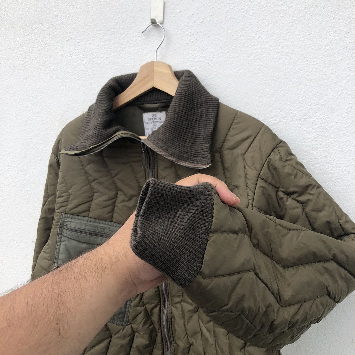 Vintage LIGHTPUFFER DOWN JACKET MILITARY ISSUE COLLECTION GE SPOKEN Size US L / EU 52-54 / 3 - 5 Thumbnail
