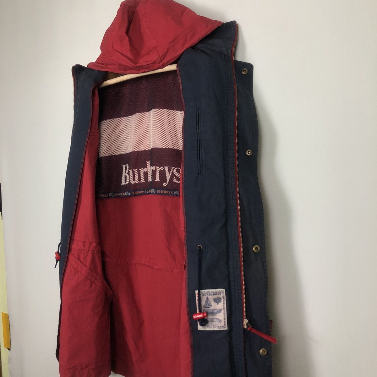 Burberry Vintage Burberrys Big Logo Jacket Rare Colour Red Size US L / EU 52-54 / 3 - 2 Thumbnail