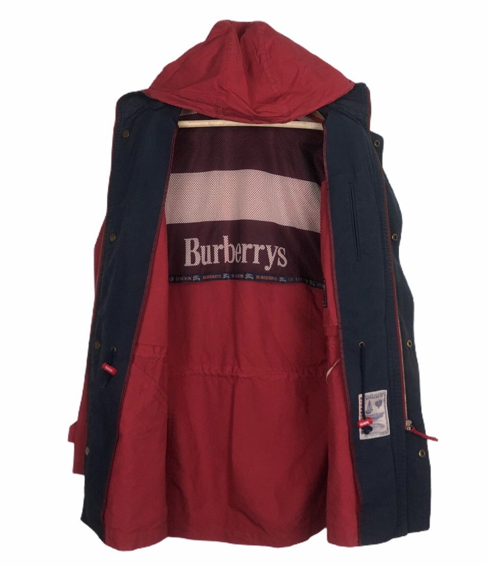 Burberry Vintage Burberrys Big Logo Jacket Rare Colour Red Size US L / EU 52-54 / 3 - 1 Thumbnail