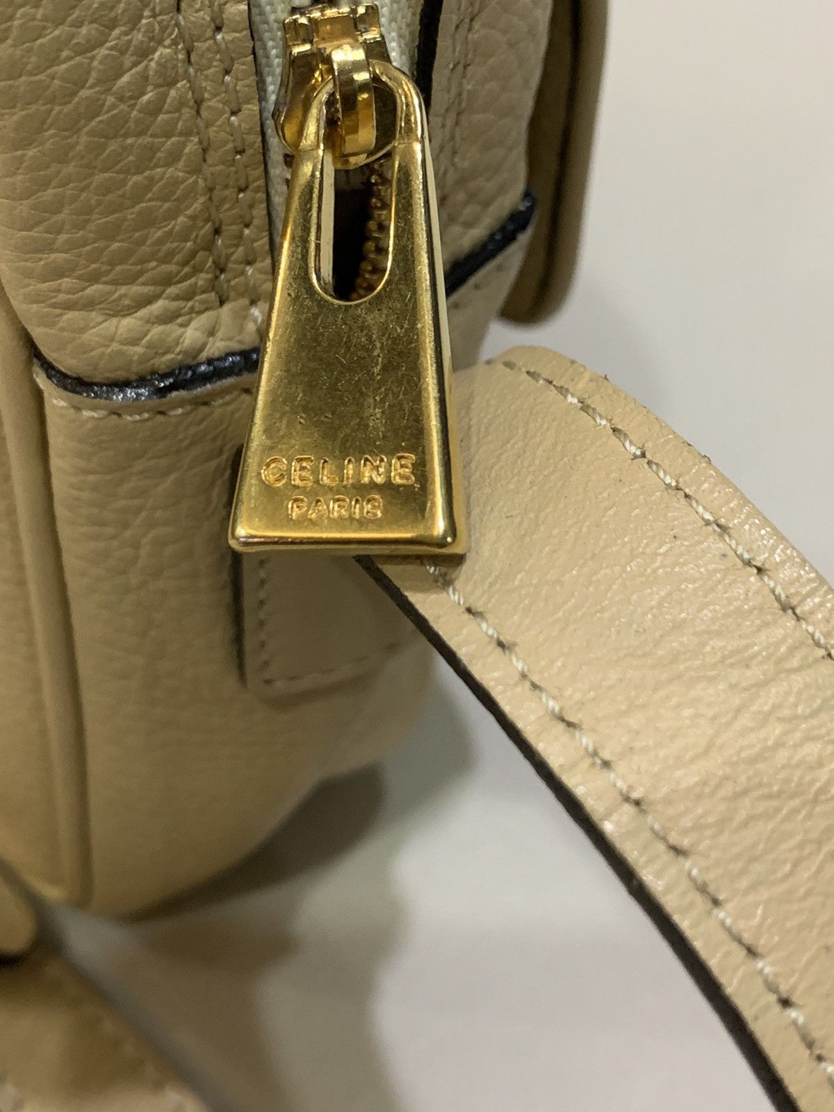Celine CELINE CIRCLE LOGO PLATE SHOULDER SLING BAG Size ONE SIZE - 4 Thumbnail