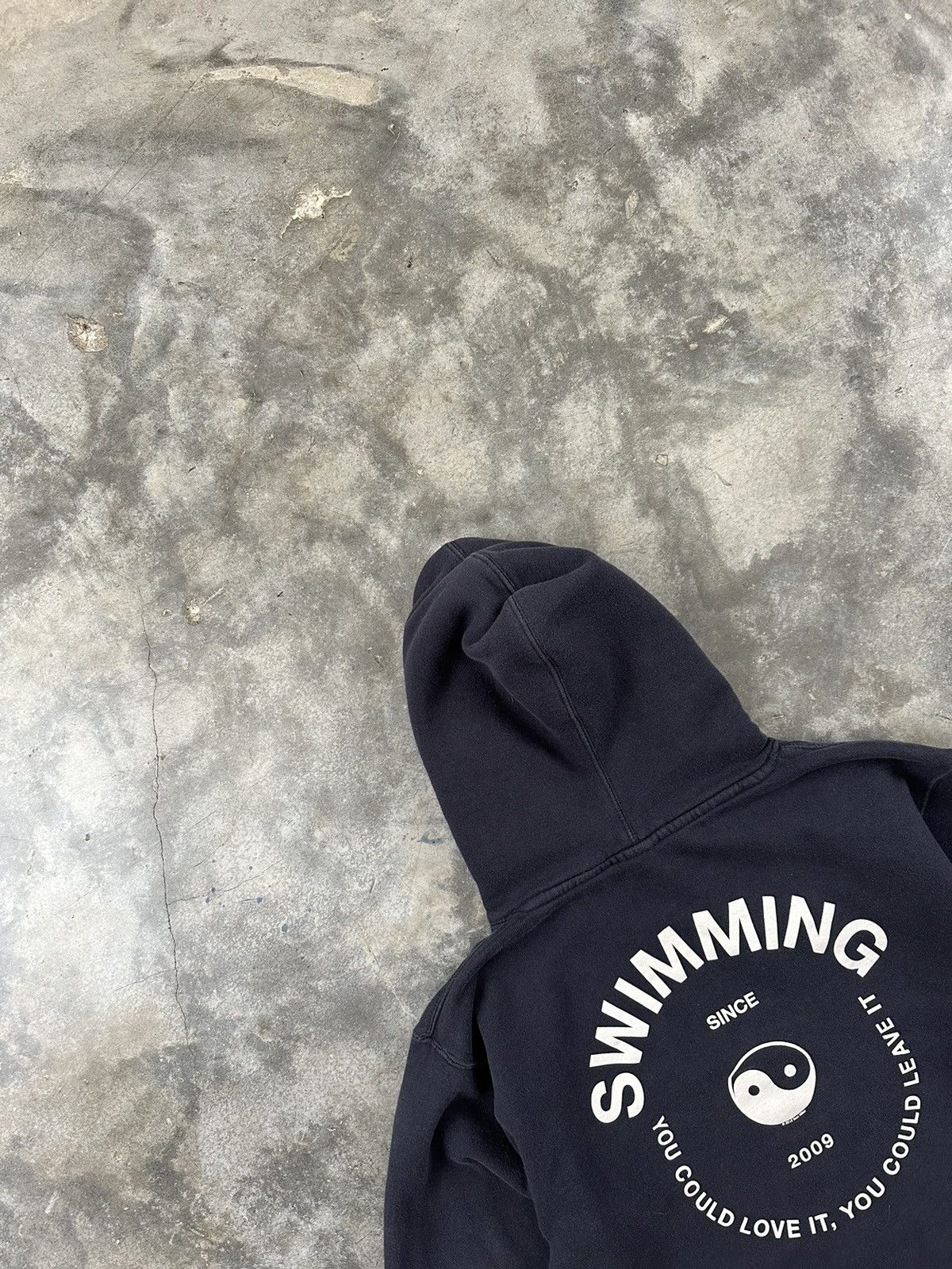Mac Miller Mac Miller Navy Ying Yang Logo Hoodie Sz. Small Swimming Size US S / EU 44-46 / 1 - 3 Thumbnail