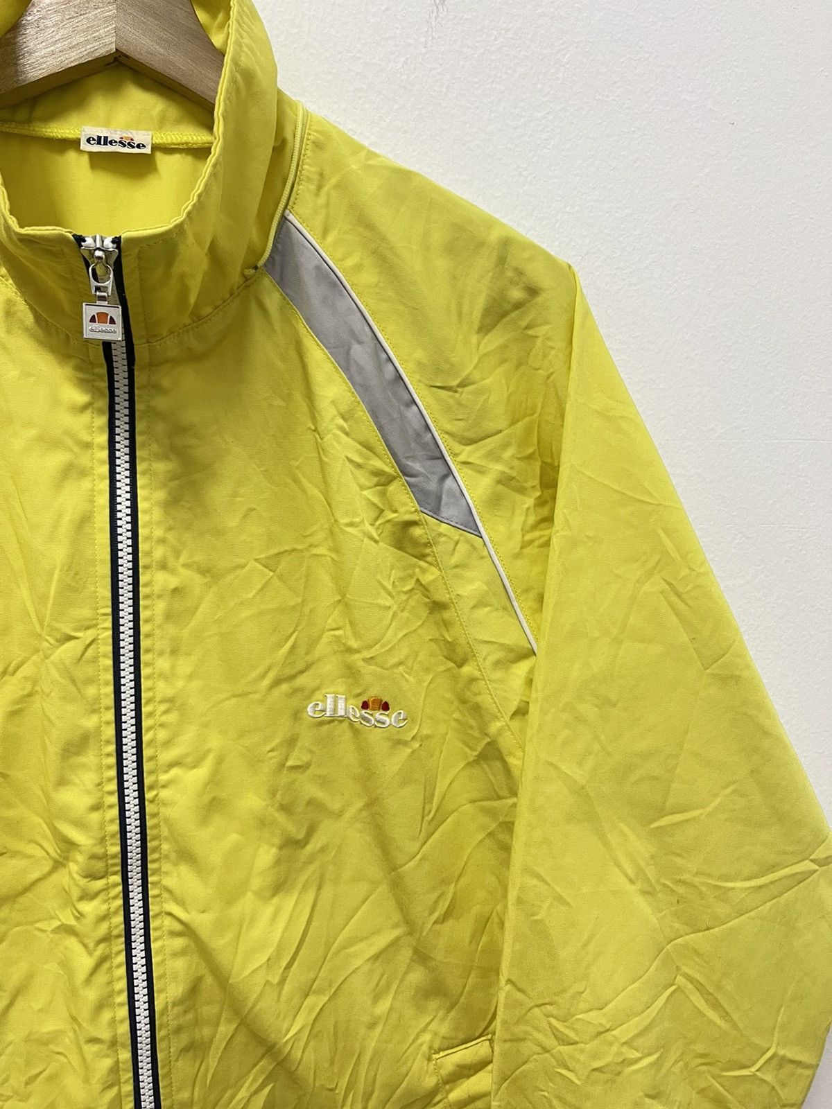 Ellesse × Vintage Vintage Ellesse Mini Logo Wainbraker Jacket Size US L / EU 52-54 / 3 - 3 Thumbnail