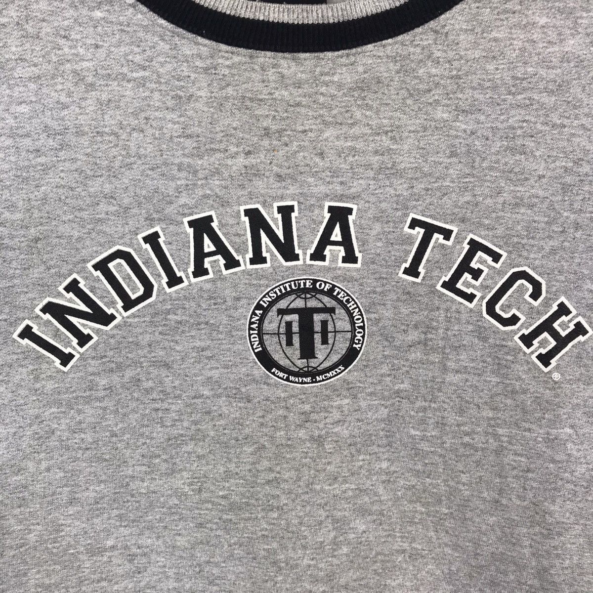 Vintage Vintage 90s Indiana College Crewneck Sweatshirt Size US L / EU 52-54 / 3 - 3 Thumbnail