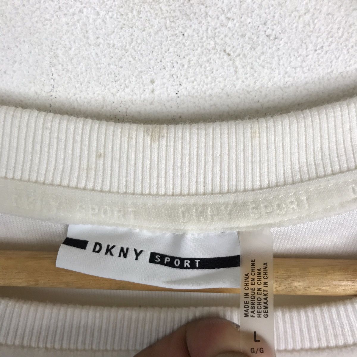 DKNY DKNY DonnaKaranNewYork Spell Out Stencil Embroid Sweatshirt Size US M / EU 48-50 / 2 - 6 Thumbnail