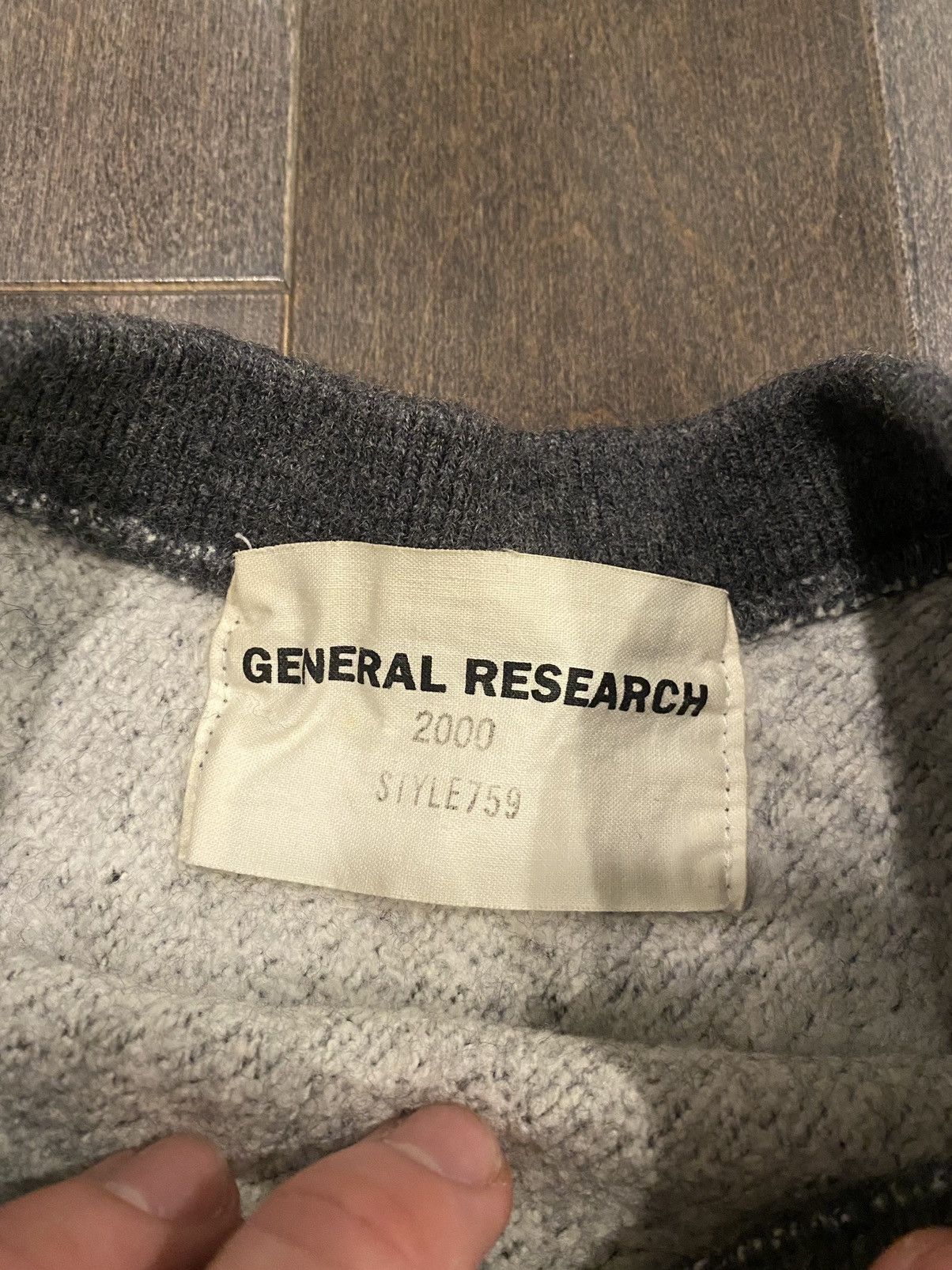 General Research 2000 General Research Arabic Embroidered Sweater Size US L / EU 52-54 / 3 - 7 Thumbnail