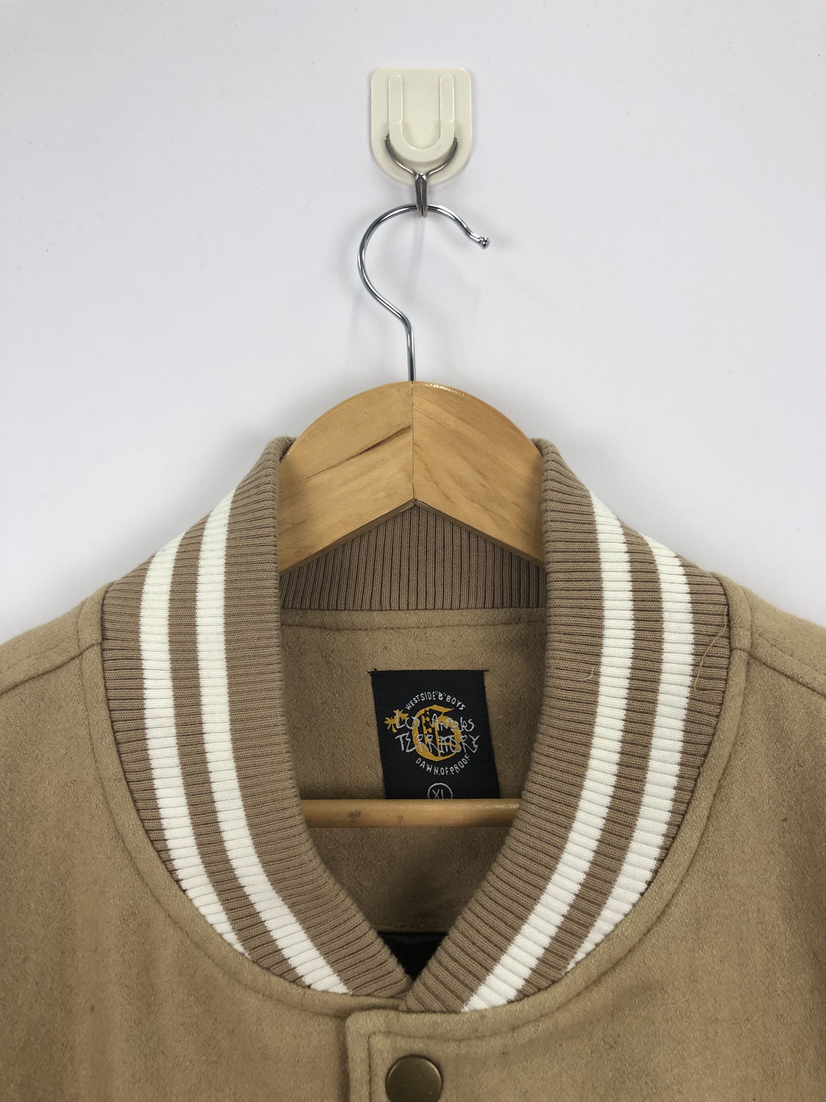 Vintage Vintage Japanese Brand Embroidery Varsity Leather V0377 Size US XL / EU 56 / 4 - 8 Thumbnail
