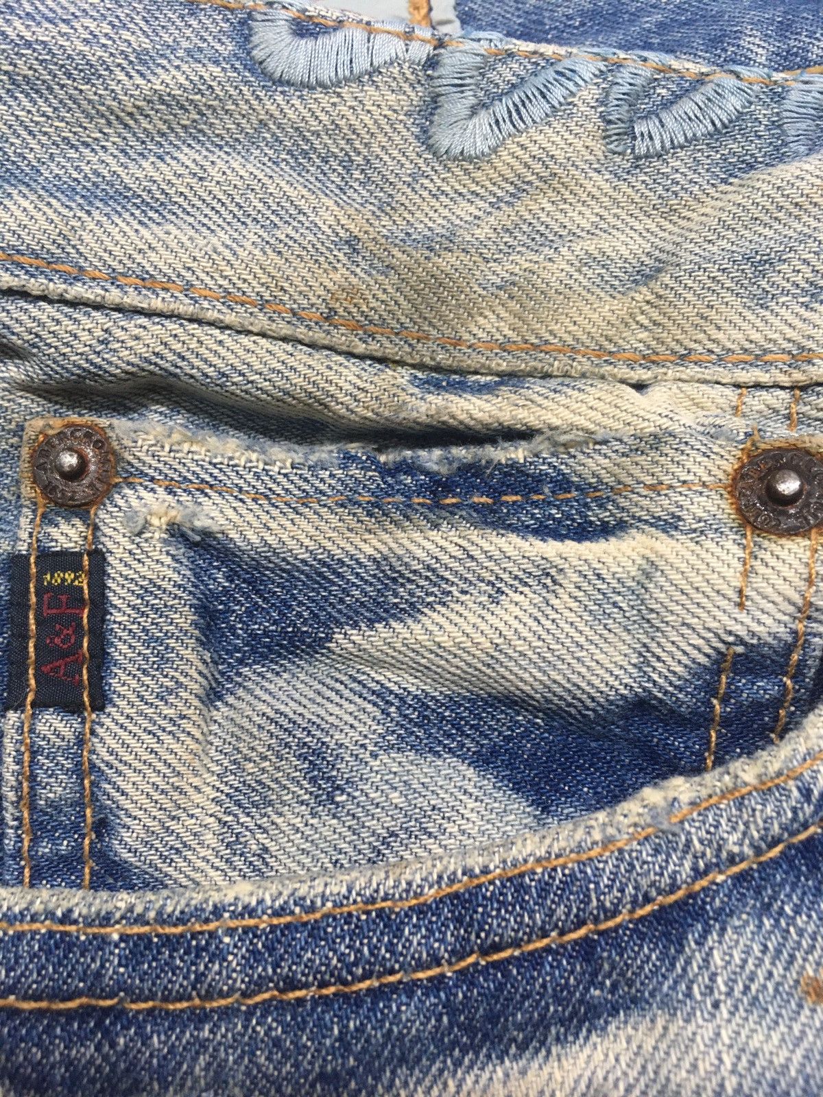 Abercrombie & Fitch Abercrombie crazy distressed denim Size US 34 / EU 50 - 12 Thumbnail