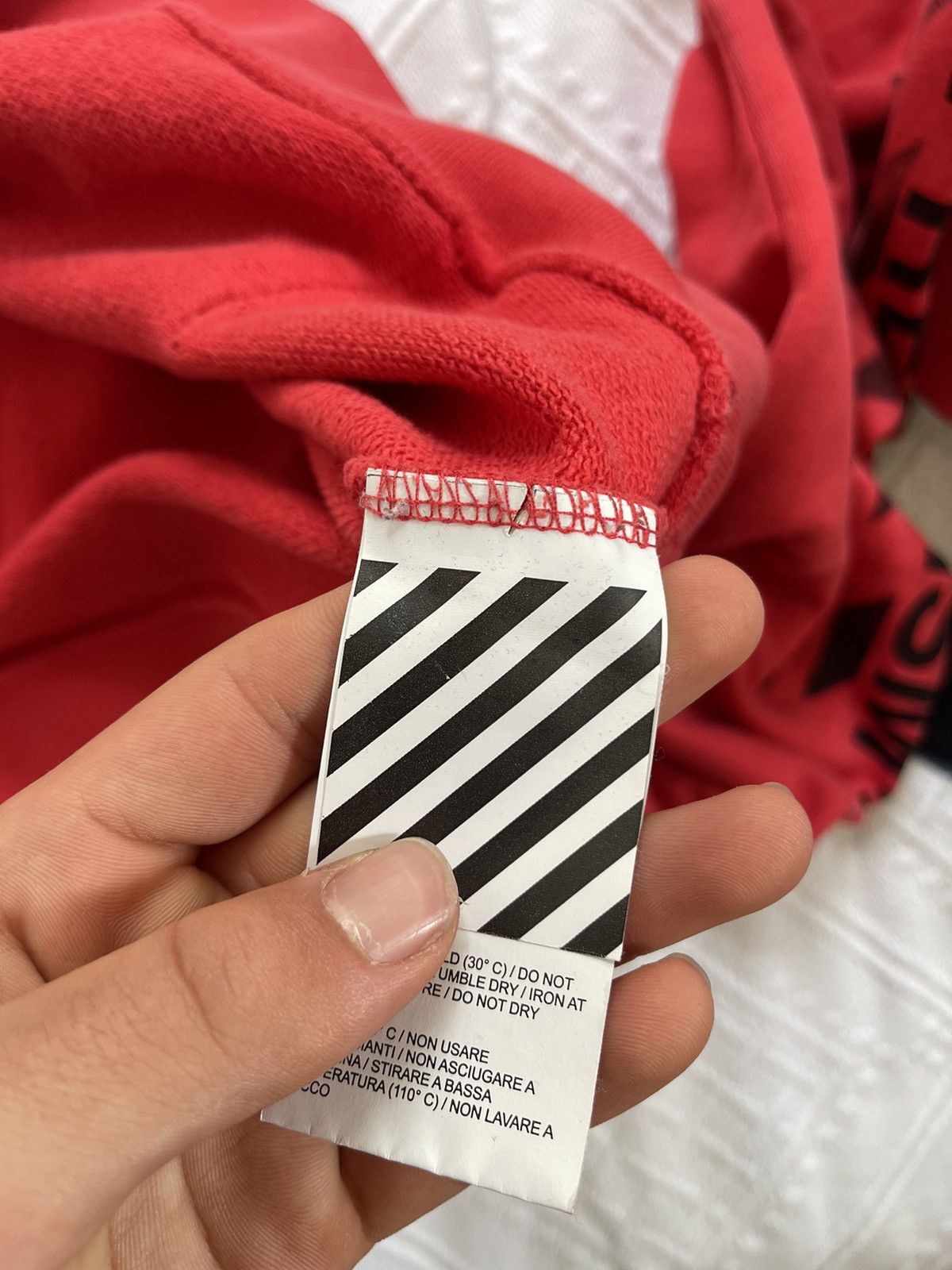 Off-White Off white red Arrows Logo Hoodie Size US M / EU 48-50 / 2 - 11 Thumbnail