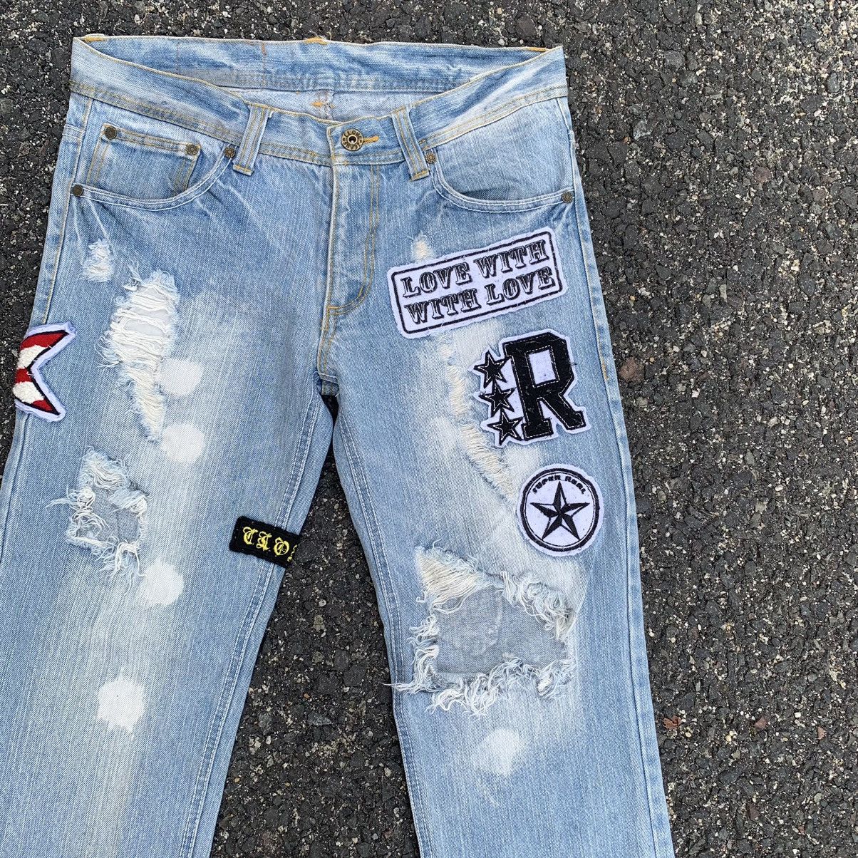 Japanese Brand 💥 THRASHED 💥 Japanese Vintage Jeans 33x30 Light Wash Pants Size US 33 - 7 Thumbnail