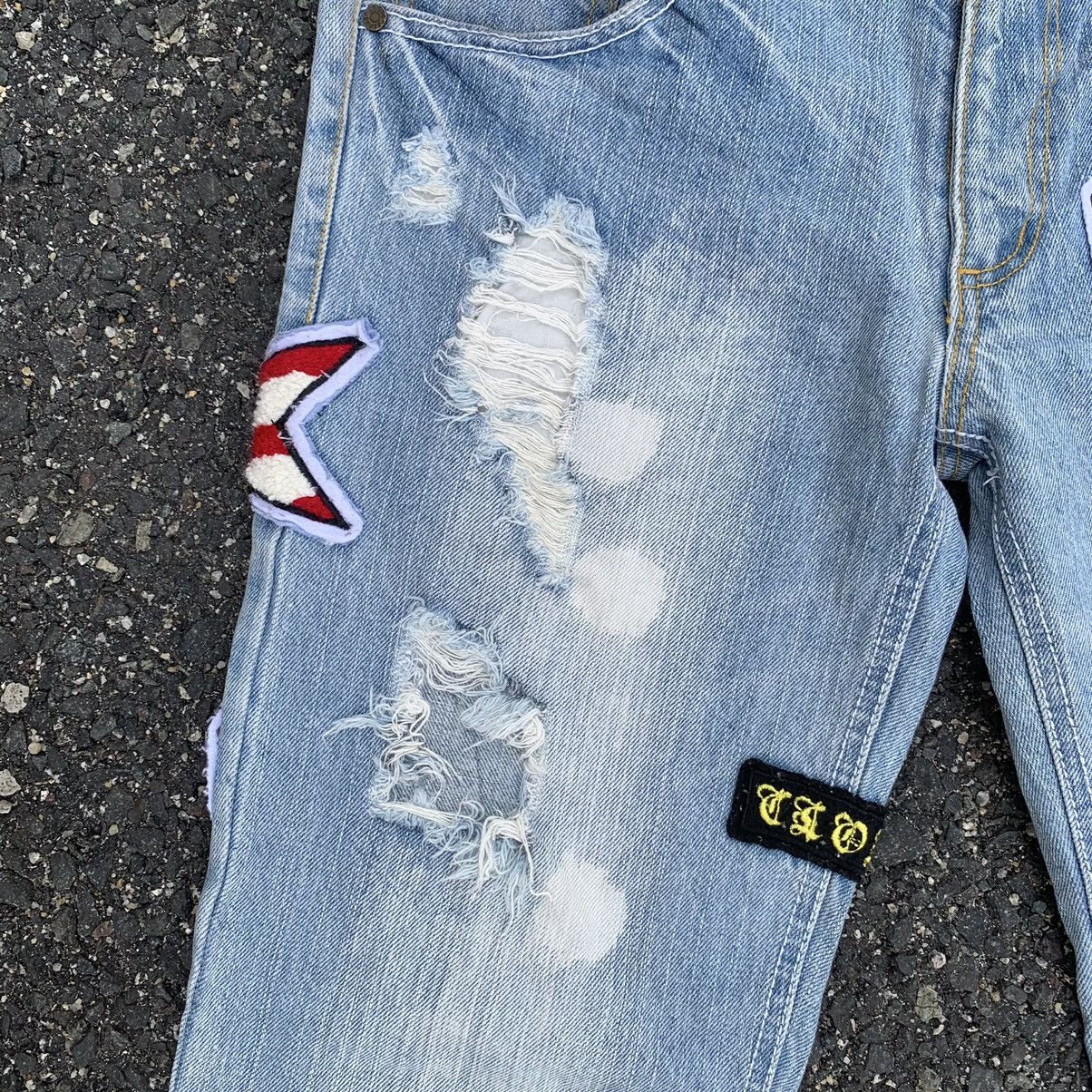 Japanese Brand 💥 THRASHED 💥 Japanese Vintage Jeans 33x30 Light Wash Pants Size US 33 - 6 Thumbnail