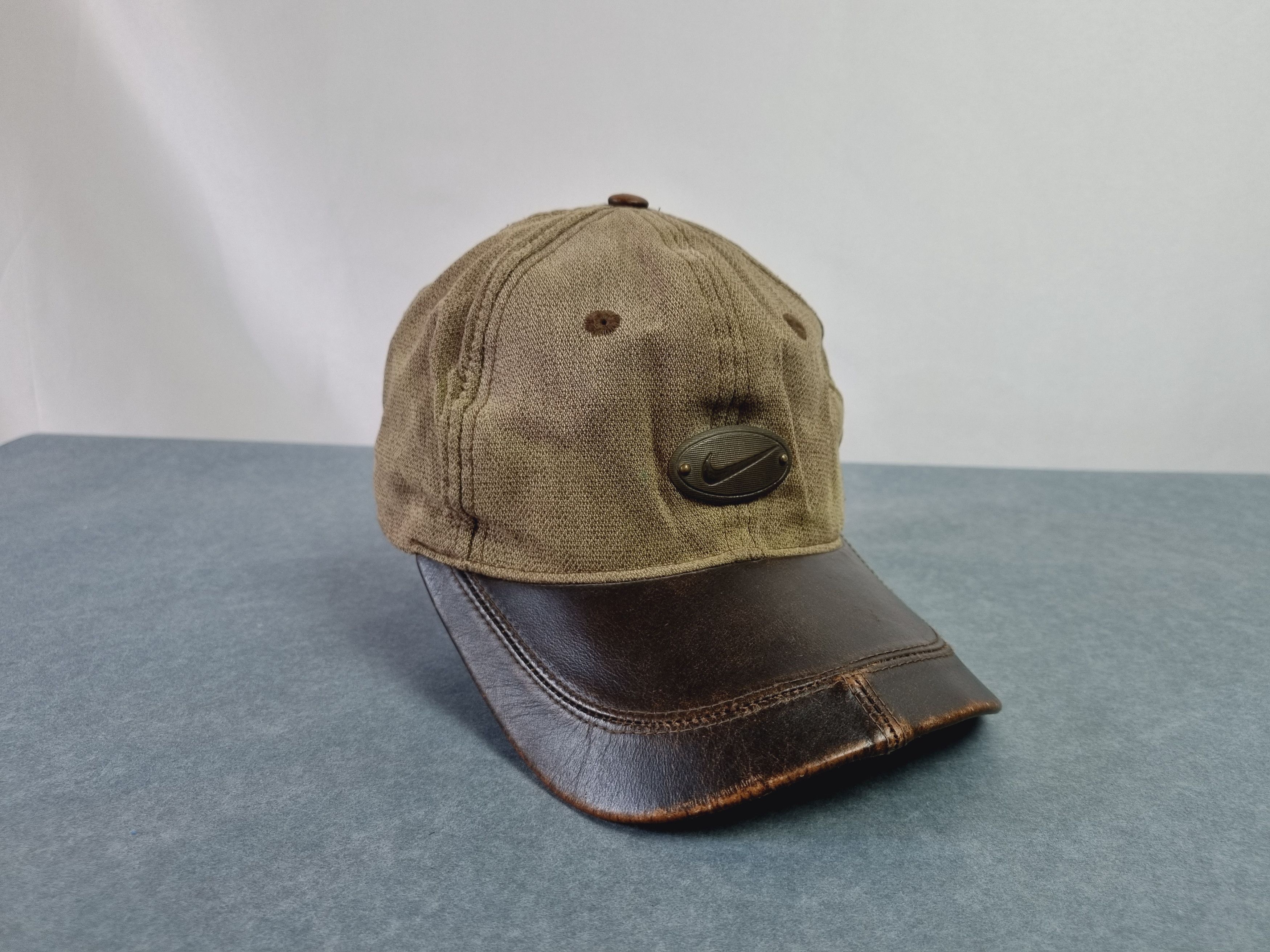90s NIKE Golf Leather/Cotton Cap with metallic Swoosh
