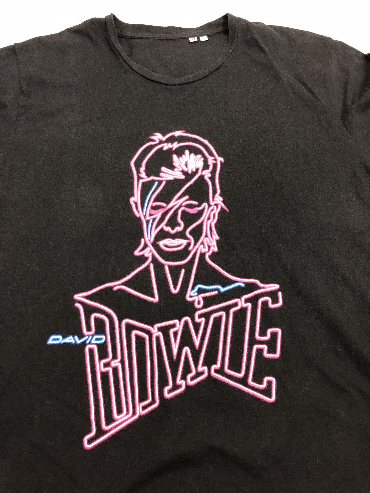 Band Tees UNIQLO X DAVID BOWIE NEON FACE T-SHIRT SIZE L Size US L / EU 52-54 / 3 - 2 Thumbnail