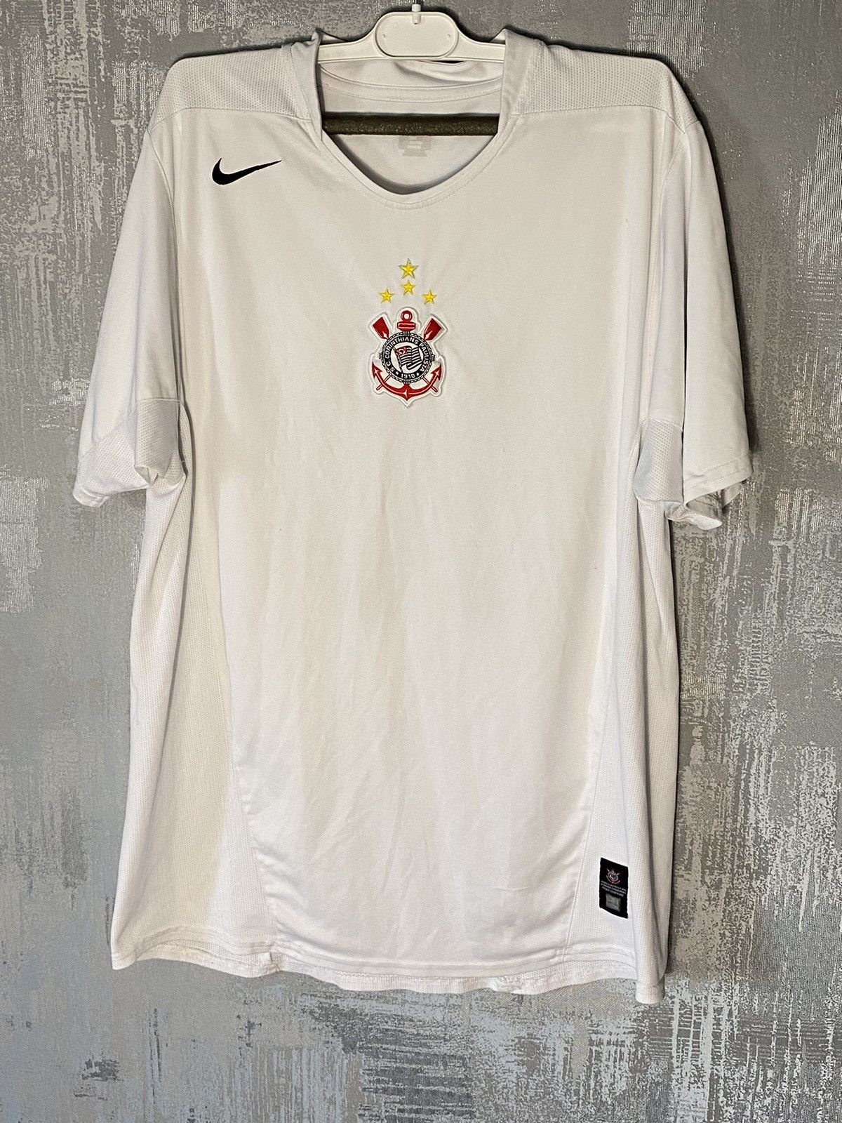 image of 2006 Vintage Corinthians Nike Soccer Jersey 10 Tevez in White, Men's (Size XL)
