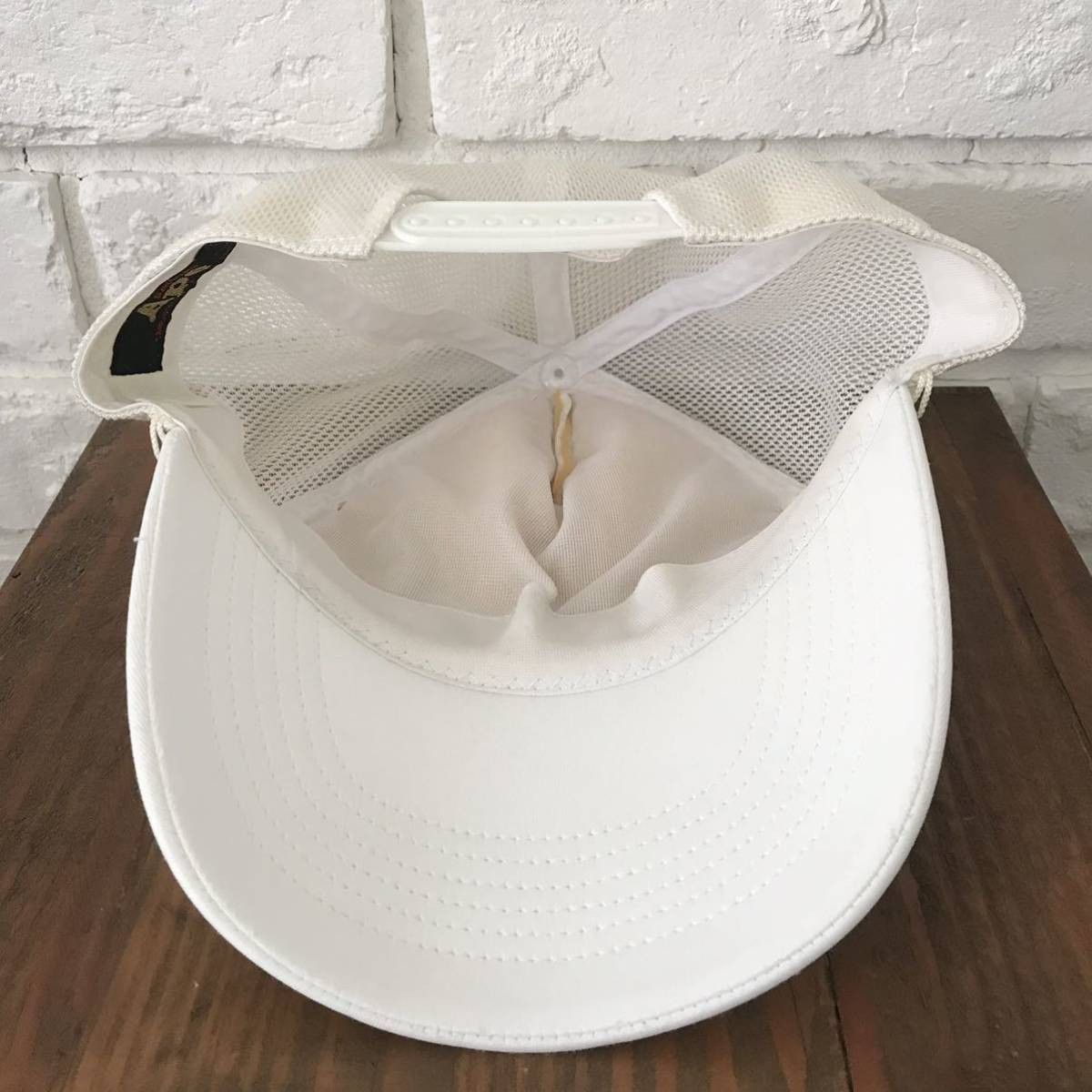 Bape × Swarovski BAPE KISS LOGO Swarovski trucker hat cap ape NIGO Size ONE SIZE - 7 Thumbnail