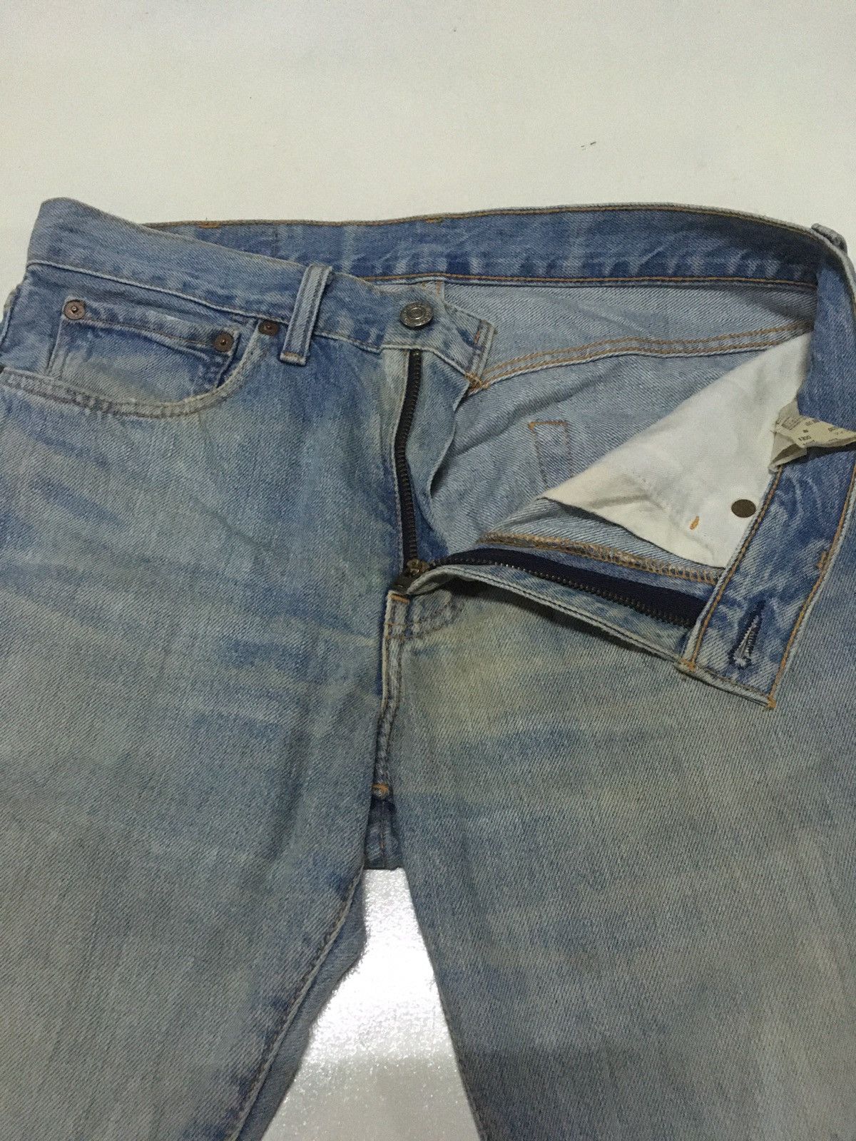 Levi's × Vintage Vintage Levi’s 505 blue wash distressed denim Size US 31 - 5 Thumbnail