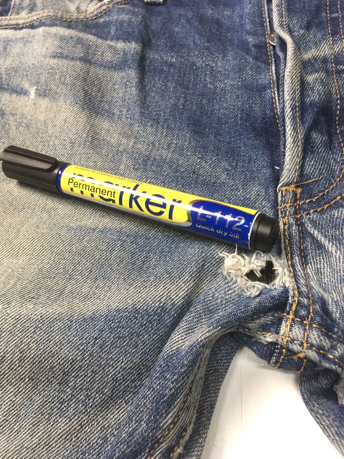 Levi's Vintage Clothing × Vintage Vintage Levi’s 501 distressed jeans Size US 29 - 13 Thumbnail