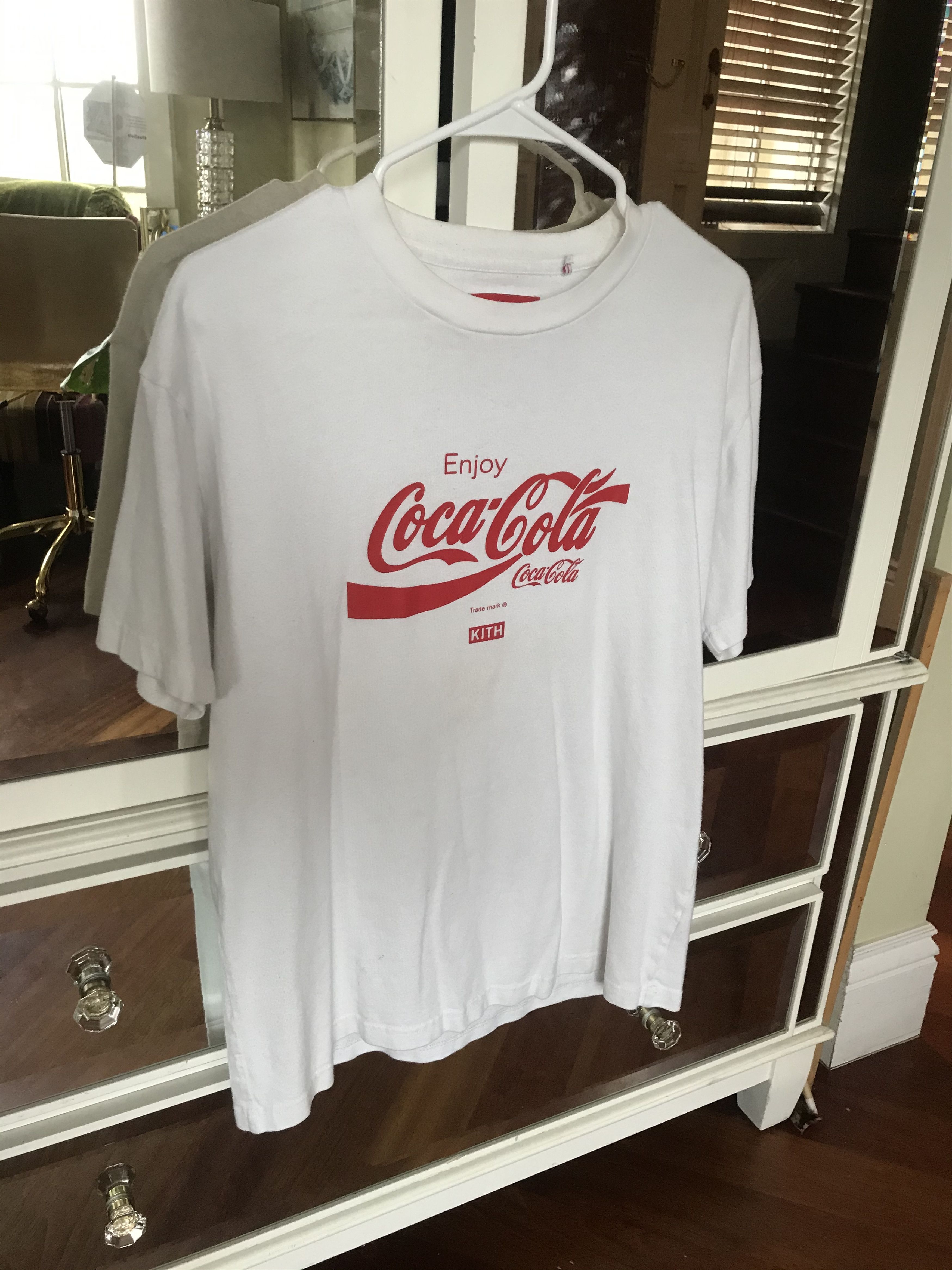 Coca Cola × Kith RARE 2016 Kith x Coca Cola “International” Logos Tee Size US S / EU 44-46 / 1 - 1 Thumbnail
