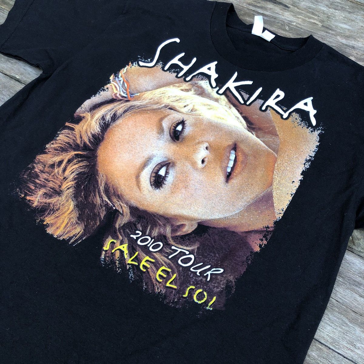 Band Tees Shakira 2010 Tour T Shirt Size US M / EU 48-50 / 2 - 1 Thumbnail