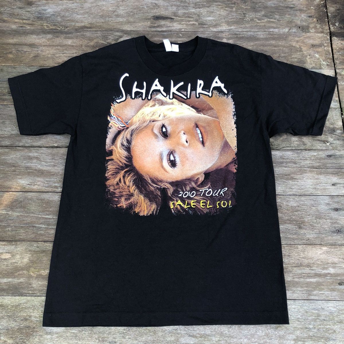 Band Tees Shakira 2010 Tour T Shirt Size US M / EU 48-50 / 2 - 2 Thumbnail