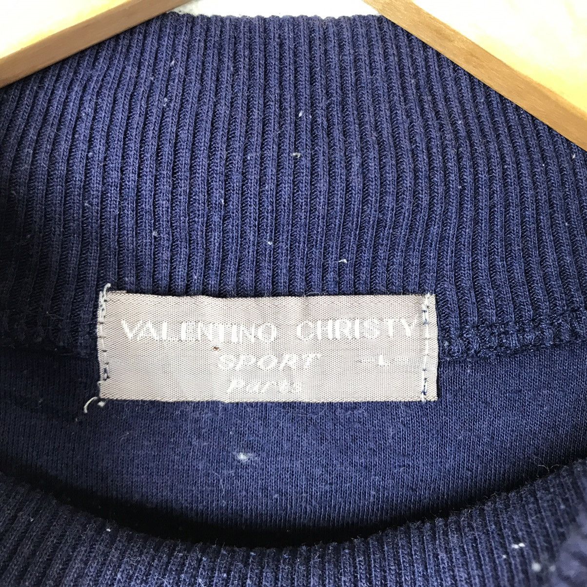 Vintage Vintage VALENTINO CHRISTY Sports Paris Sweatshirt Size L / US 10 / IT 46 - 4 Thumbnail
