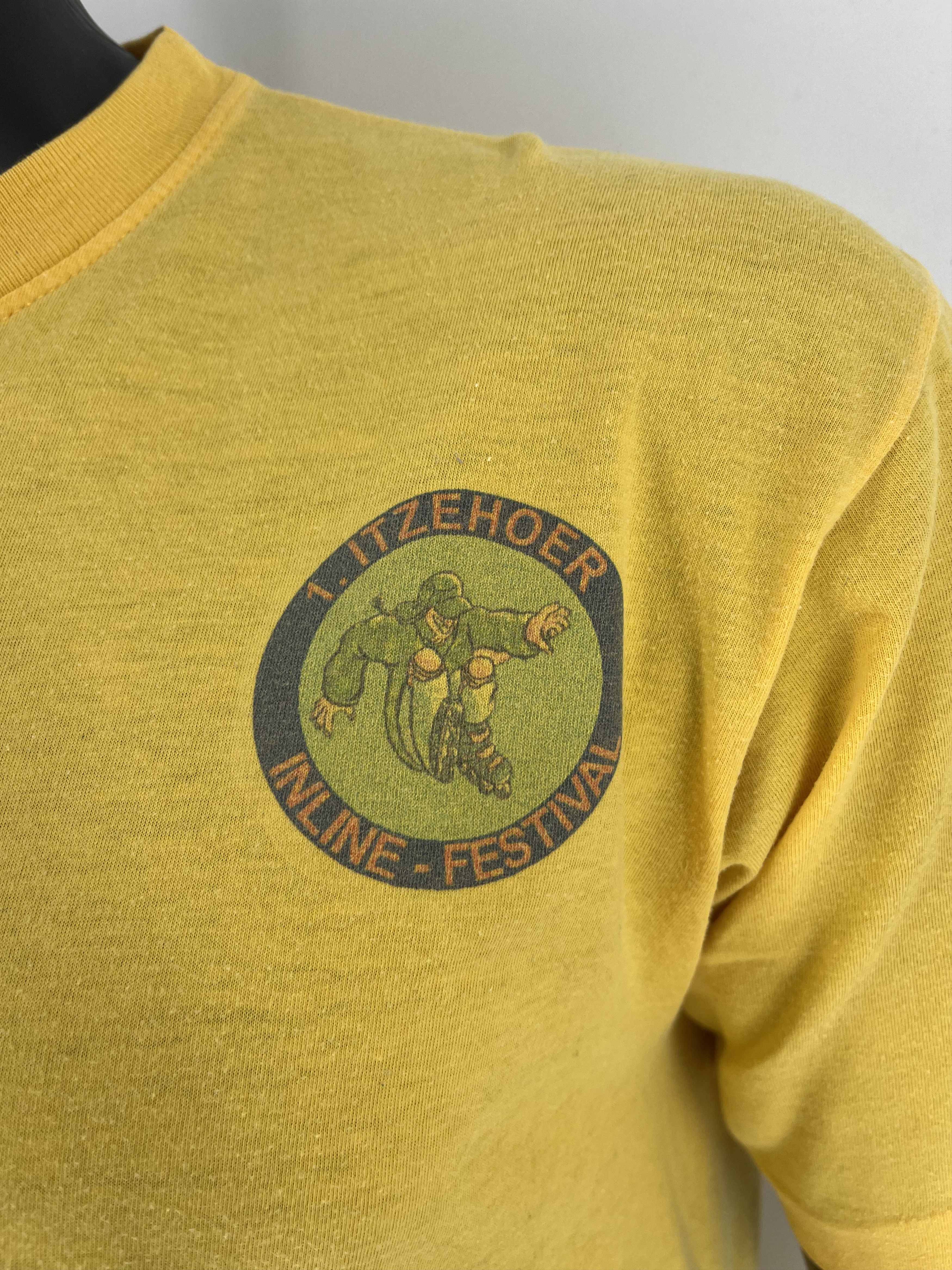Other VINTAGE 90s ITZEHOER ONLINE FESTIVAL POWERED BY Size US M / EU 48-50 / 2 - 4 Thumbnail