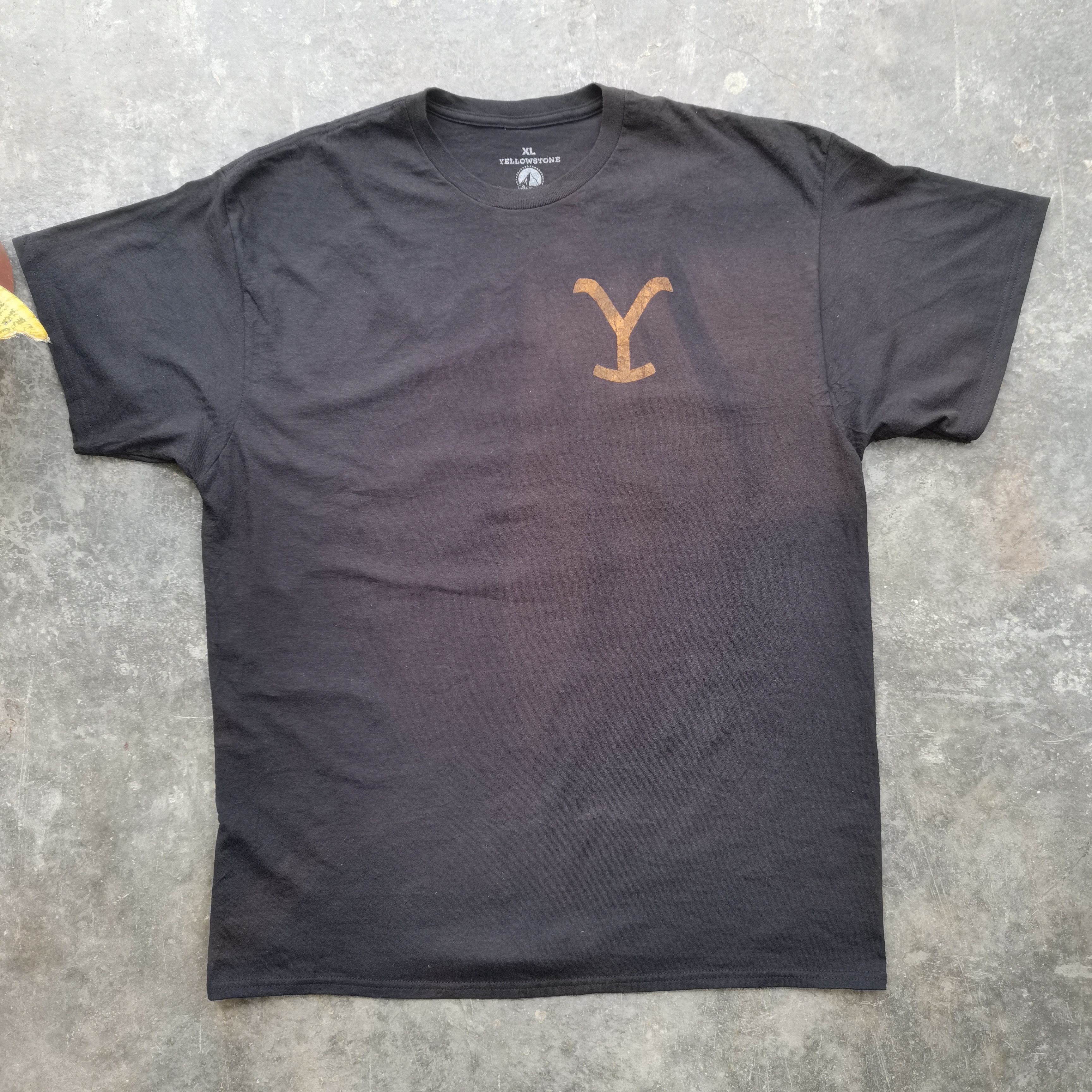 Vintage Steals🔥 YELLOWSTONE Sun Faded Tshirt Size US XL / EU 56 / 4 - 1 Thumbnail