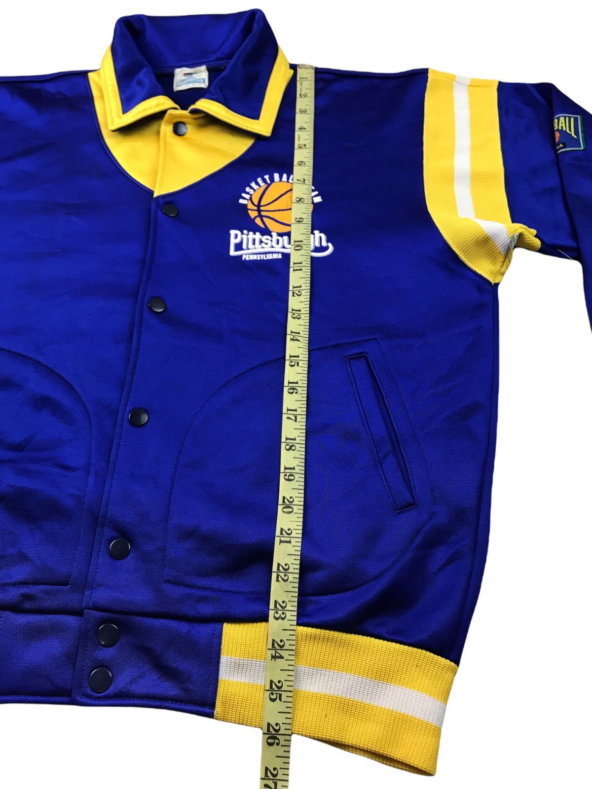 Champion × Vintage 🔥BEST OFFER🔥VINTAGE CHAMPION BASKETBALL TEAM Size US L / EU 52-54 / 3 - 11 Thumbnail