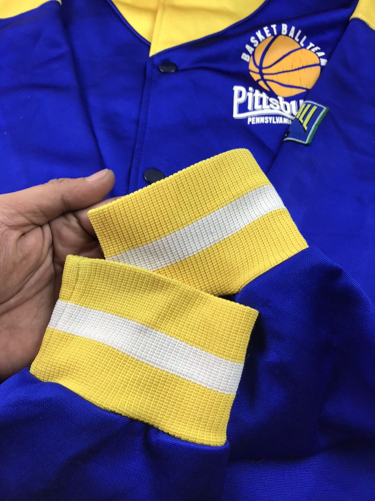 Champion × Vintage 🔥BEST OFFER🔥VINTAGE CHAMPION BASKETBALL TEAM Size US L / EU 52-54 / 3 - 7 Thumbnail