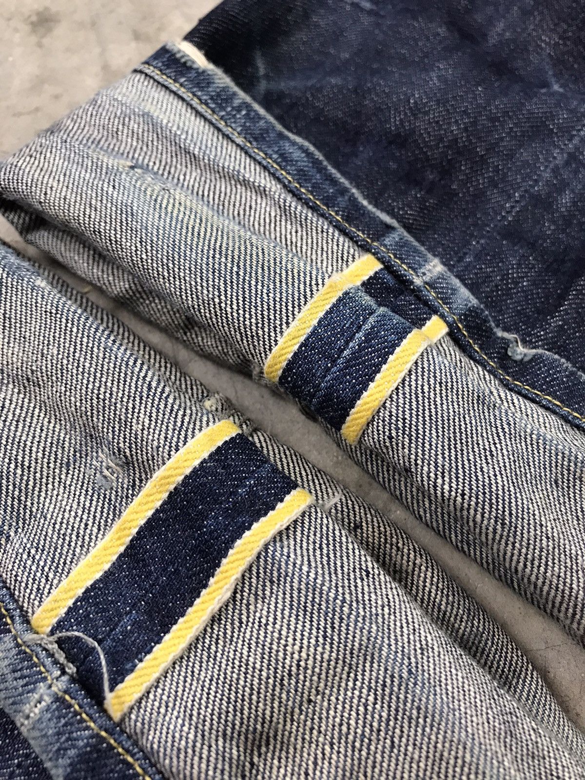 Diesel Black Gold DIESEL BLACK GOLD YELLOW LINE SELVEDGE ITALIAN MADE Size US 31 - 13 Thumbnail