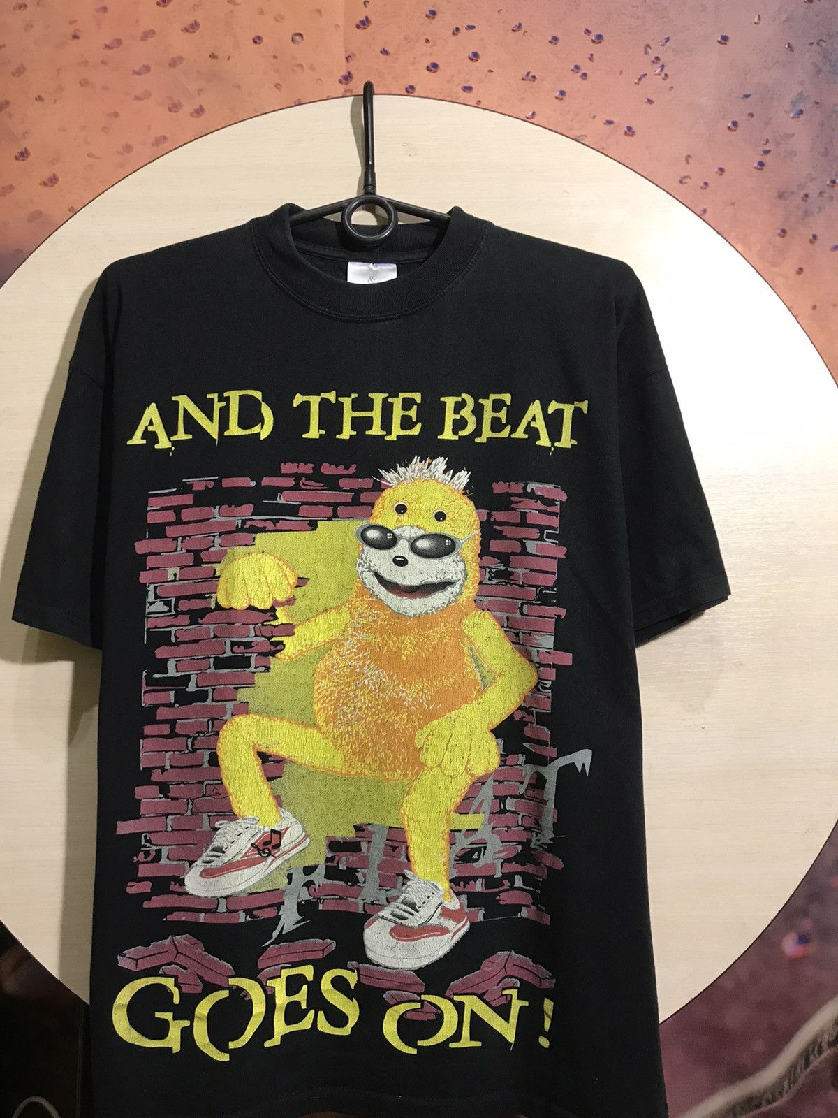 Band Tees Vintage and the beat goes on streetwear band tee Size US M / EU 48-50 / 2 - 2 Thumbnail