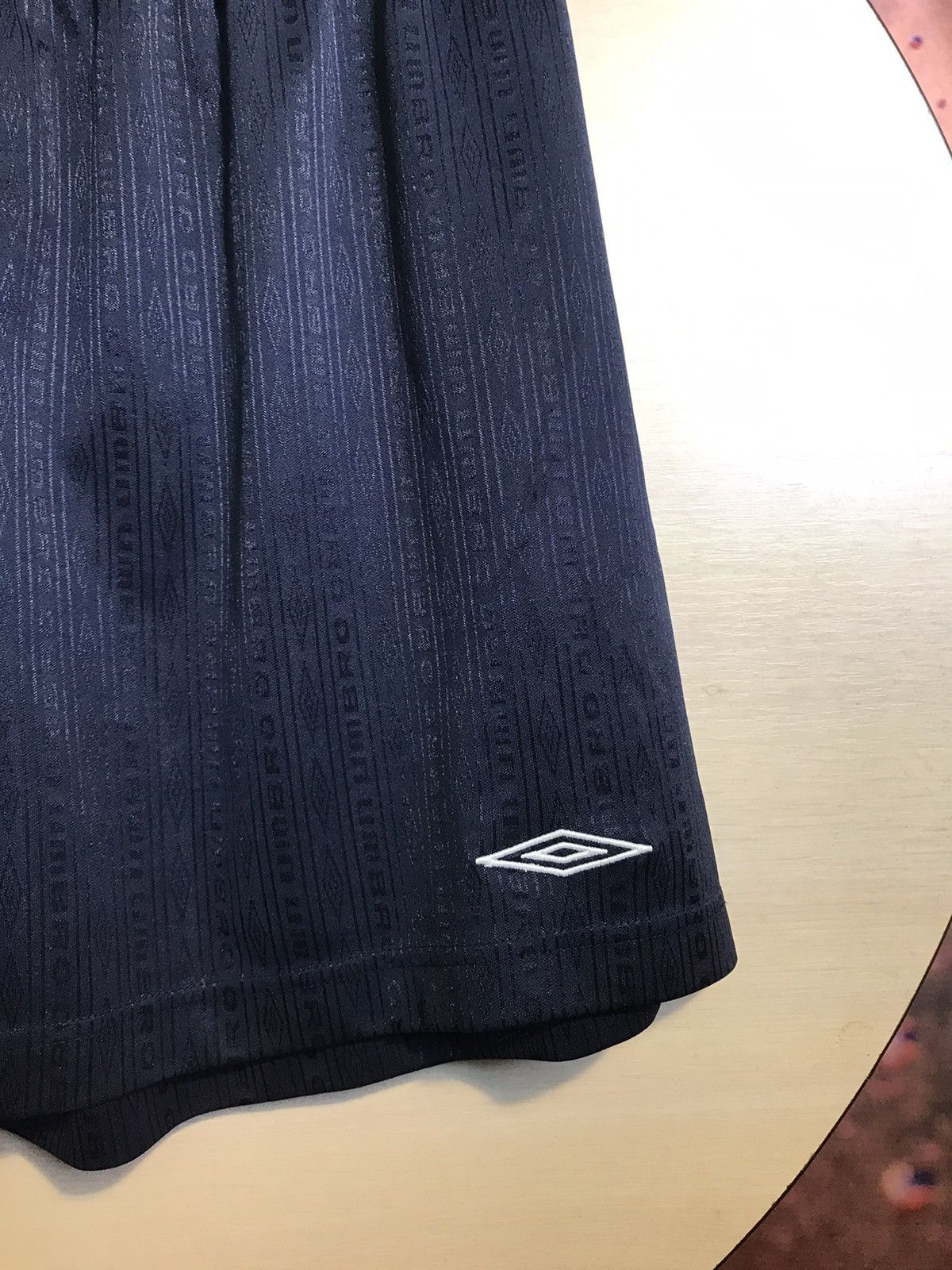 Umbro Vintage Umbro 90s streetwear shorts Size US 36 / EU 52 - 3 Thumbnail