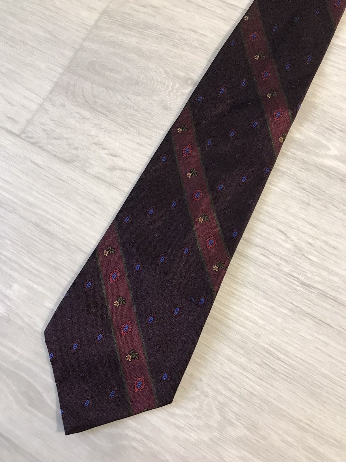 yves saint laurent knit tie