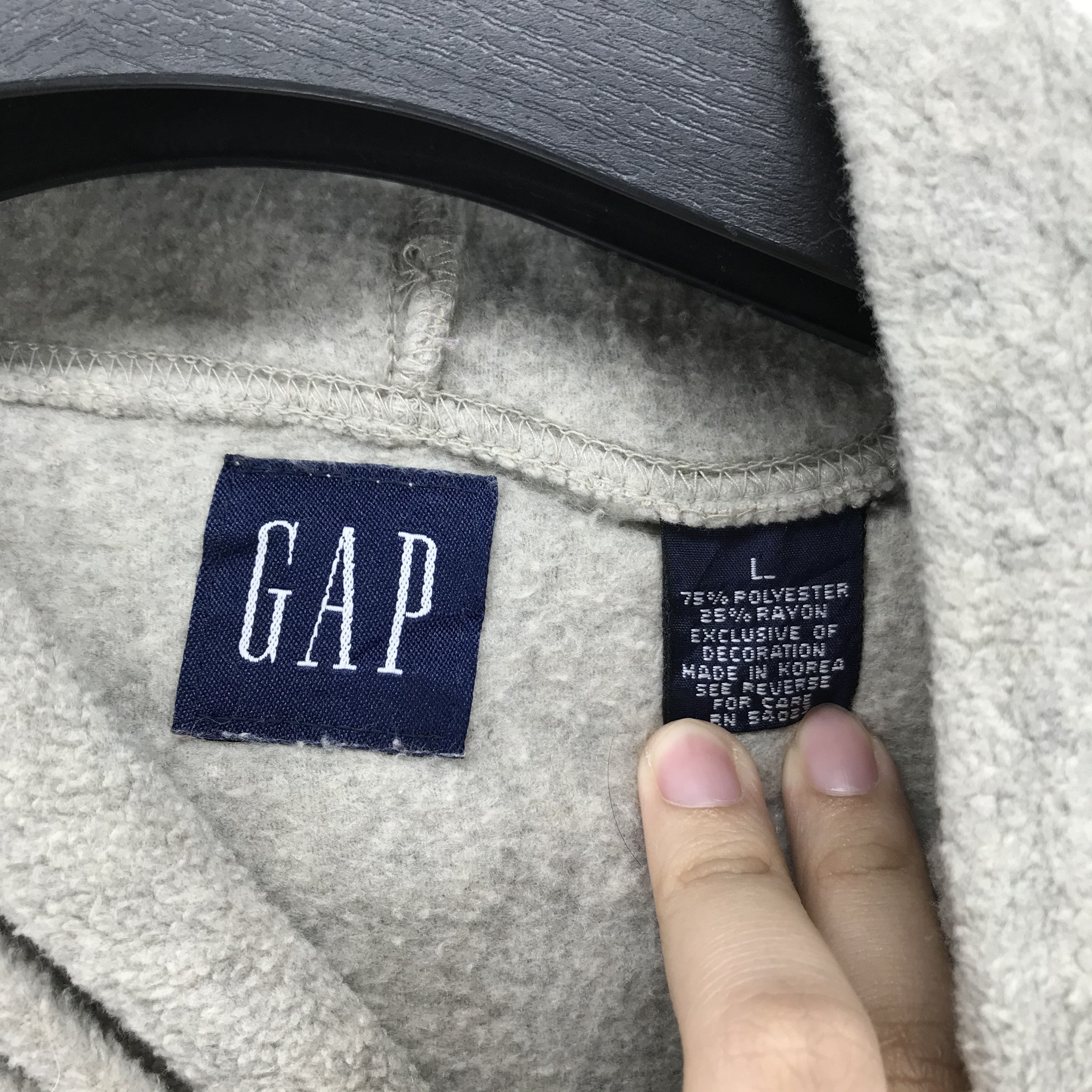 Gap Vintage 90s Gap Embroidered Spellout Logo Fleece #2586-102 Size US L / EU 52-54 / 3 - 7 Thumbnail