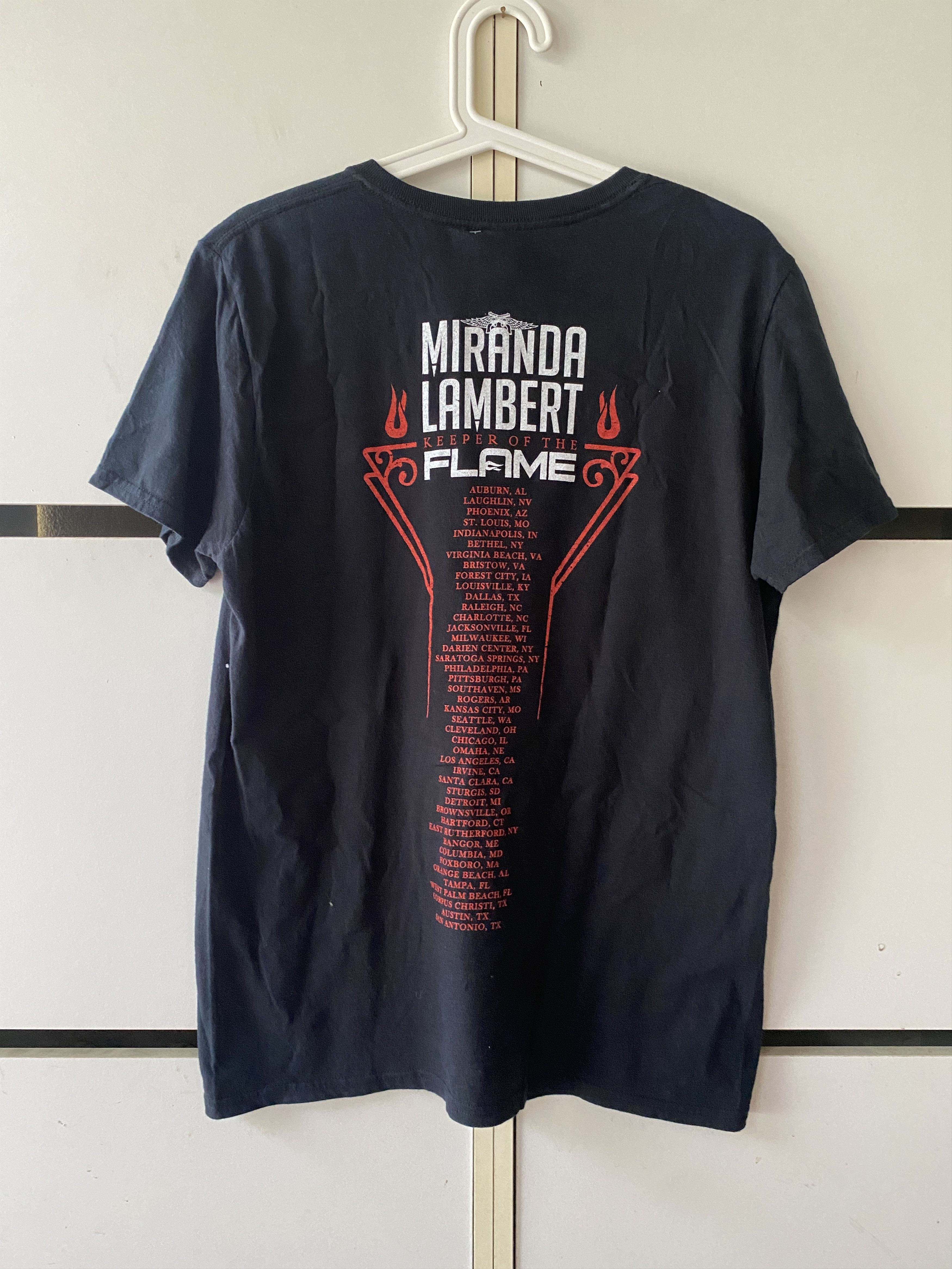 Band Tees MIRANDA LAMBERT 'KEEPER OF THE FLAME' TOUR T SHIRT Size US M / EU 48-50 / 2 - 4 Thumbnail