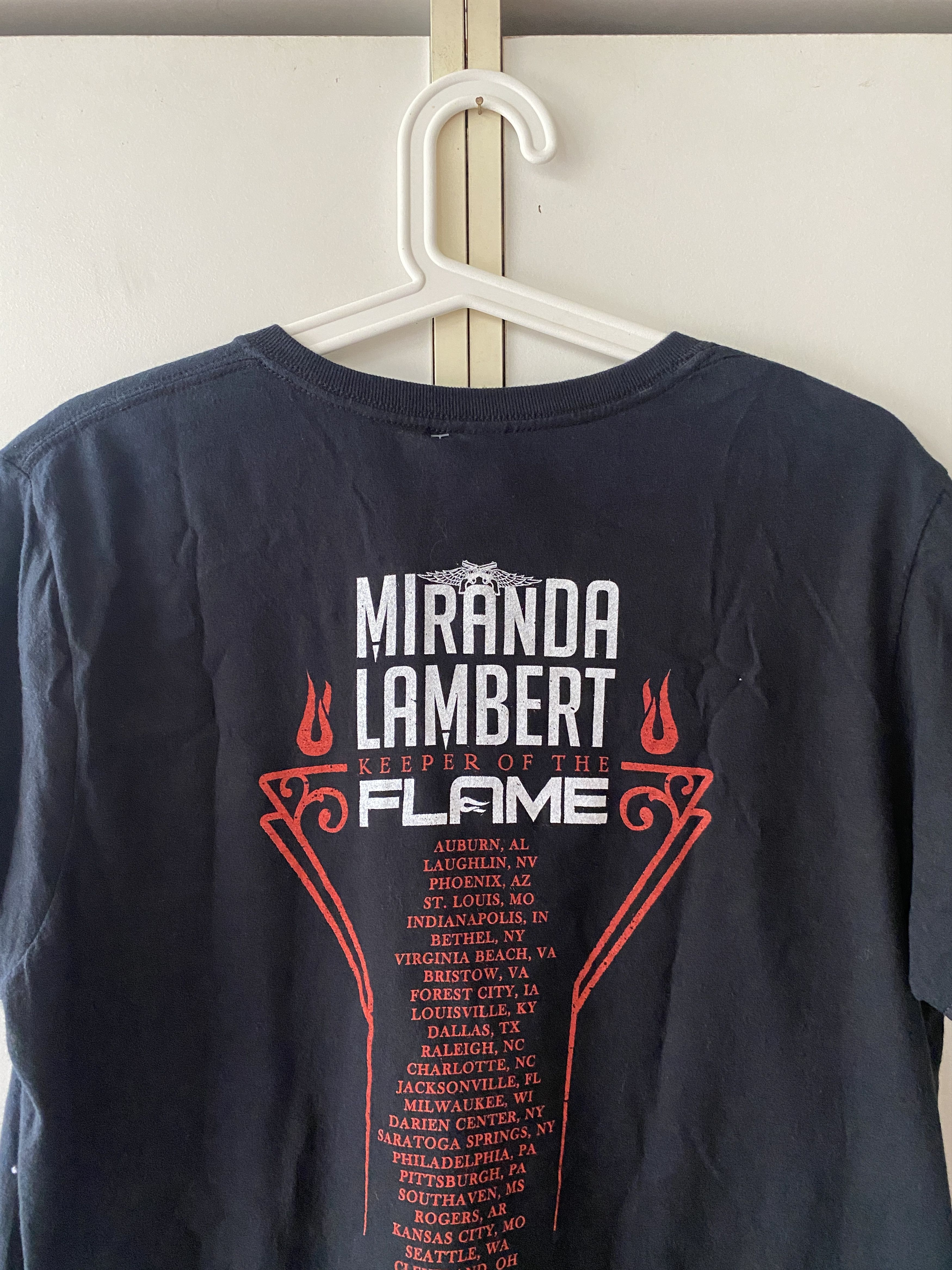 Band Tees MIRANDA LAMBERT 'KEEPER OF THE FLAME' TOUR T SHIRT Size US M / EU 48-50 / 2 - 5 Thumbnail