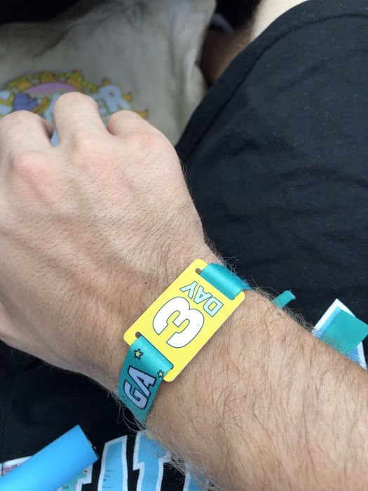 lyrical-lemonade-summer-smash-2021-full-can-grailed