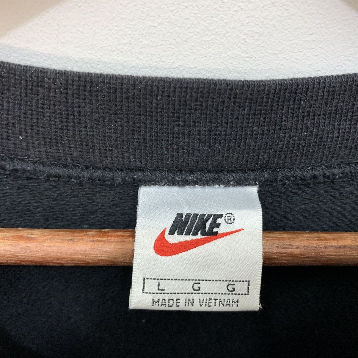 Nike Vintage 1990s Nike Block Embroidered Logo Size US M / EU 48-50 / 2 - 8 Thumbnail