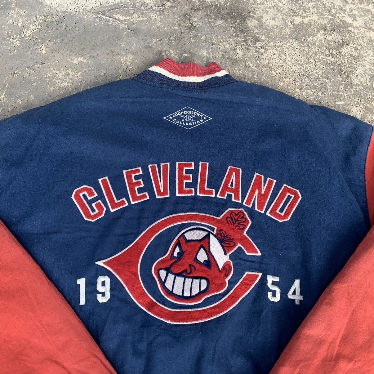 MLB VINTAGE 90s CLEVELAND INDIANS BOMBER JACKET EMBROIDERED LOGO Size US L / EU 52-54 / 3 - 7 Thumbnail