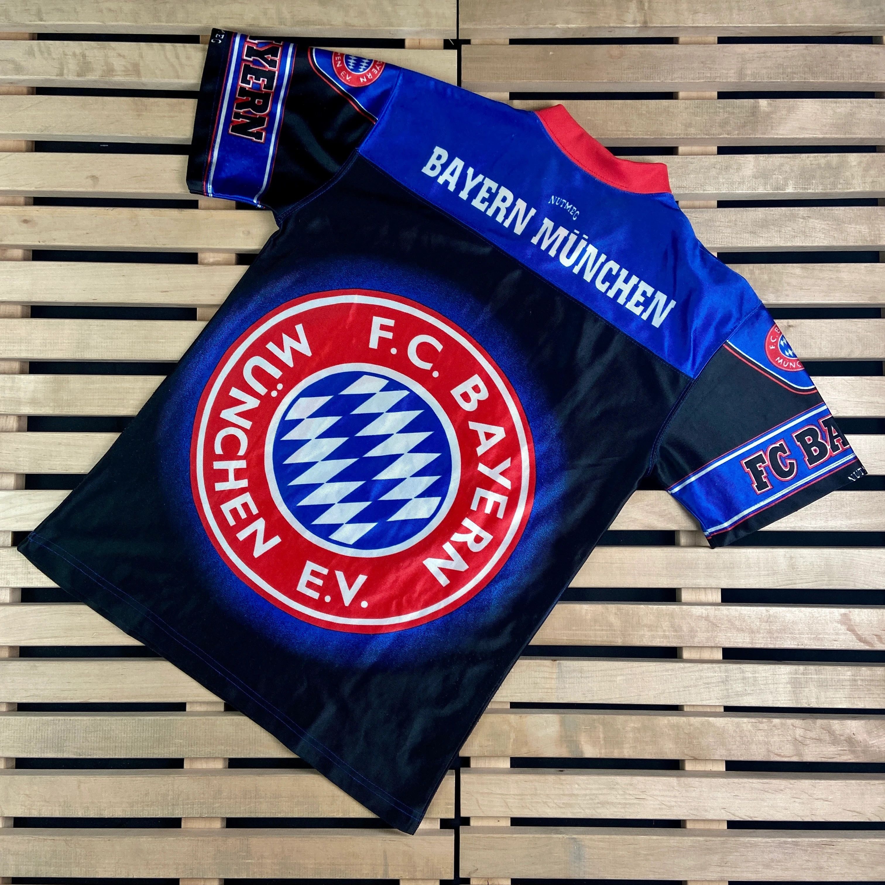 Vintage Mens Vintage T Shirt Bayern Munchen Full Print Size M Size US M / EU 48-50 / 2 - 5 Thumbnail