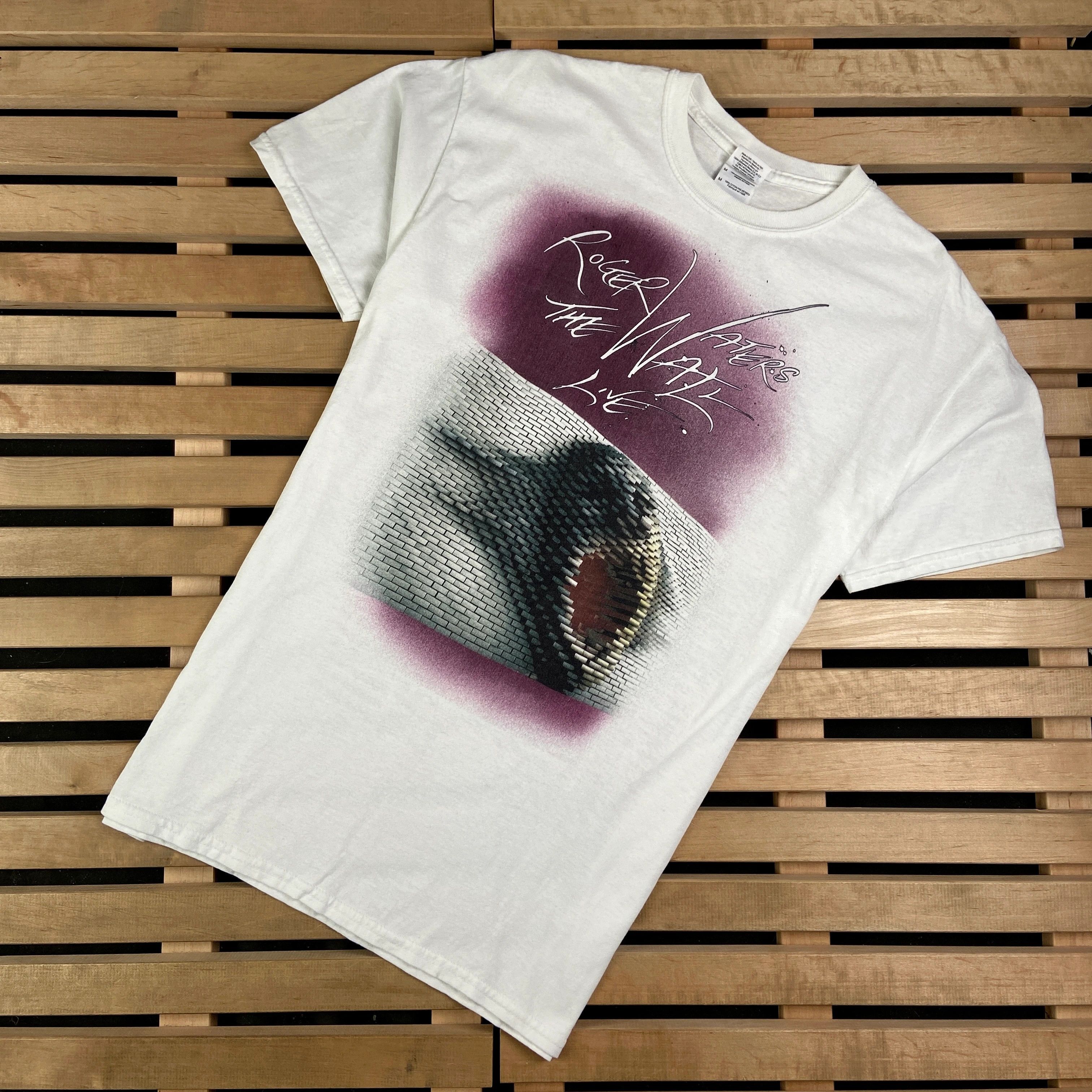Band Tees × Vintage Mens Vintage T Shirt Rogers Water Size M 2012 Size US M / EU 48-50 / 2 - 1 Thumbnail