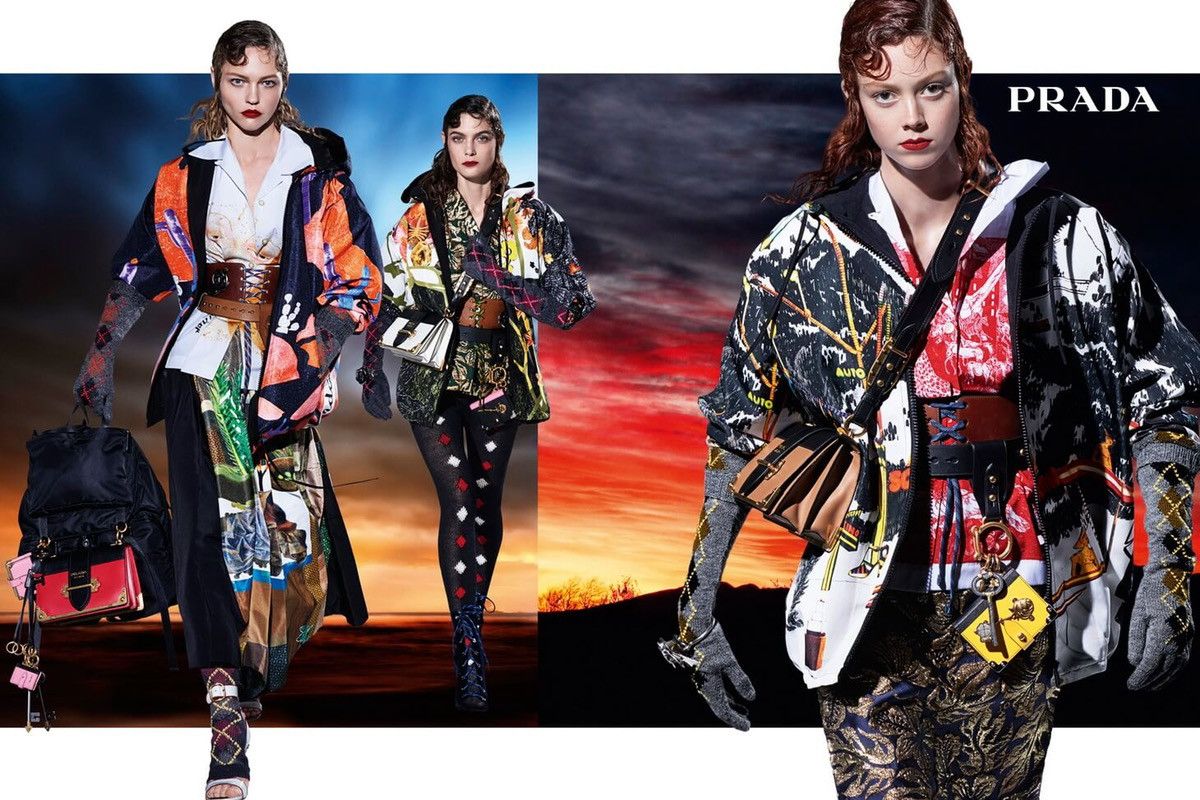 Prada AW16 Christophe Chemin Printed Silk-faille Hooded Jacket Size US M / EU 48-50 / 2 - 12 Thumbnail