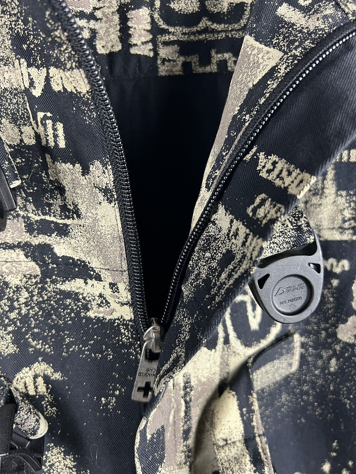 BERNINGS SHO Bernings Sho Graffiti Printed Buckle Jacket Size US L / EU 52-54 / 3 - 13 Thumbnail