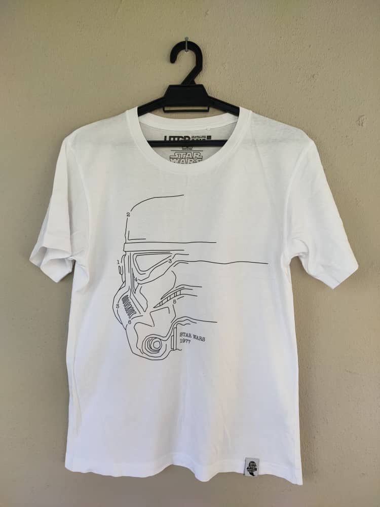 Star Wars × Uniqlo Star Wars T Size US M / EU 48-50 / 2 - 1 Thumbnail