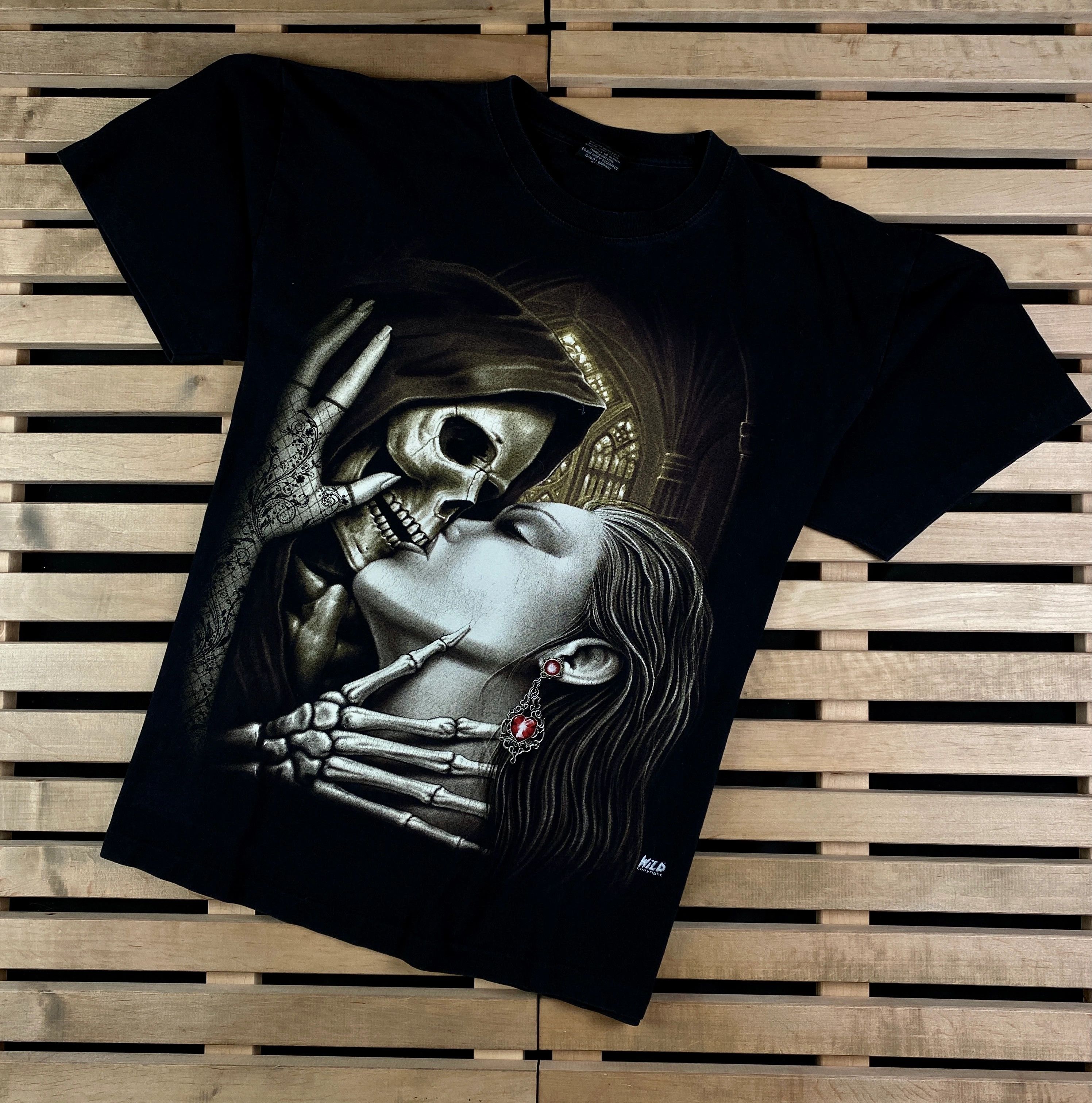 Band Tees × Vintage Mens Vintage T Shirt Wild Skulls Kiss Size XL Size US XL / EU 56 / 4 - 1 Thumbnail